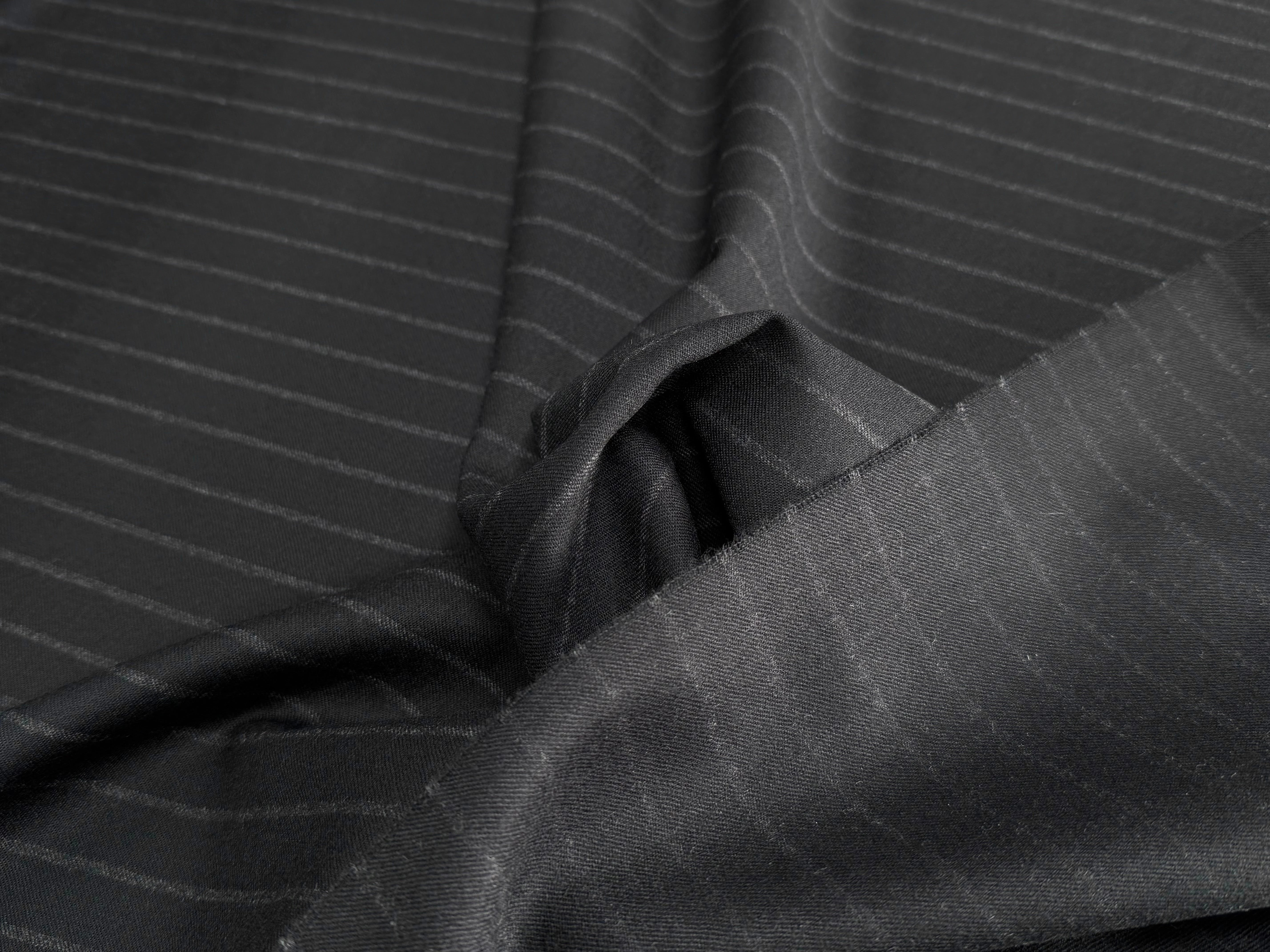 DRAPERIE DE LAINE TRÈS BELLE TENUE NOIR À RAYURES - My Little Coupon