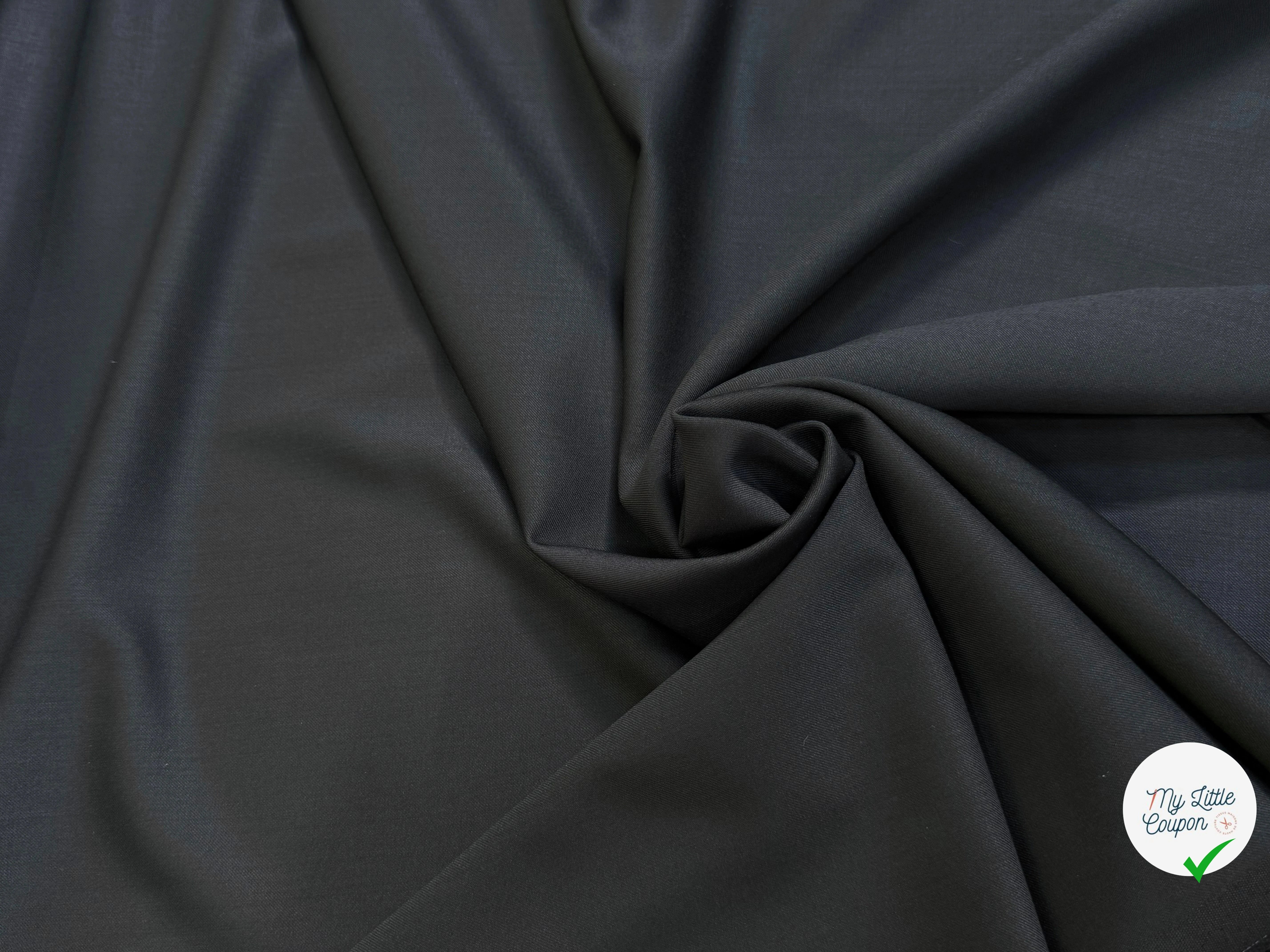 Tissu draperie pure laine sergée fluide - texture en gros plan