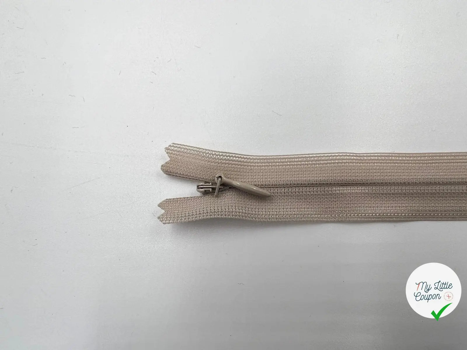 FERMETURE INVISIBLE COLORIS BEIGE 16CM - My Little Coupon - tissu - coudre