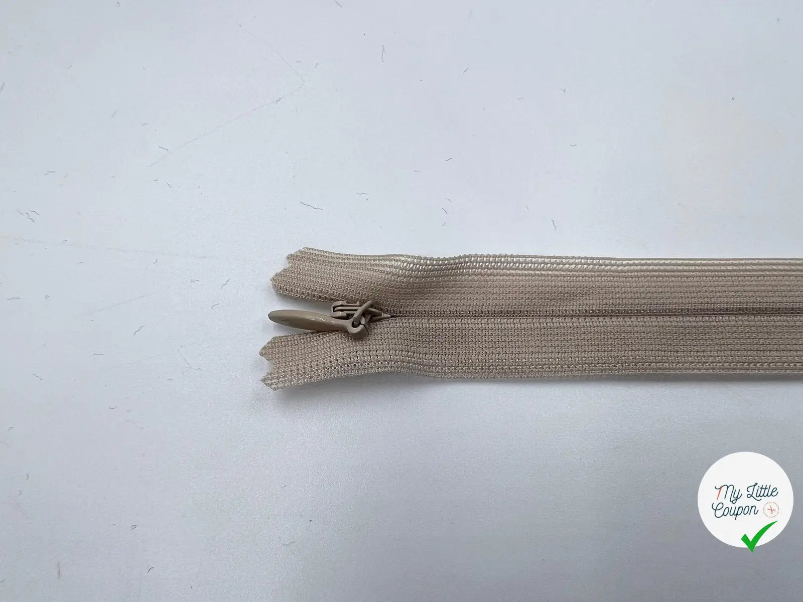 FERMETURE INVISIBLE COLORIS BEIGE NUDE 18CM - My Little Coupon - tissu - coudre