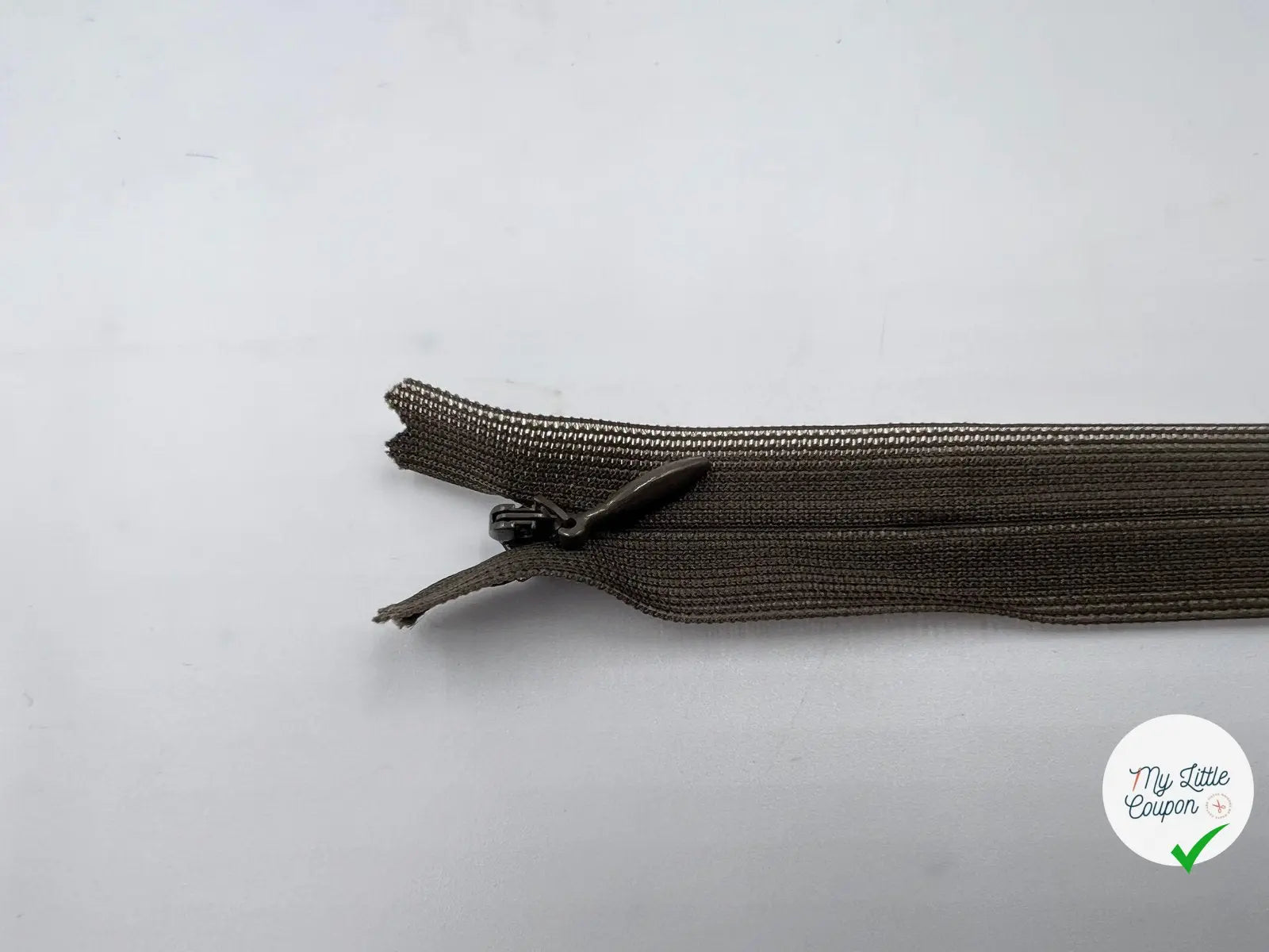 FERMETURE INVISIBLE COLORIS MARRON KAKI 40CM - My Little Coupon - tissu - coudre