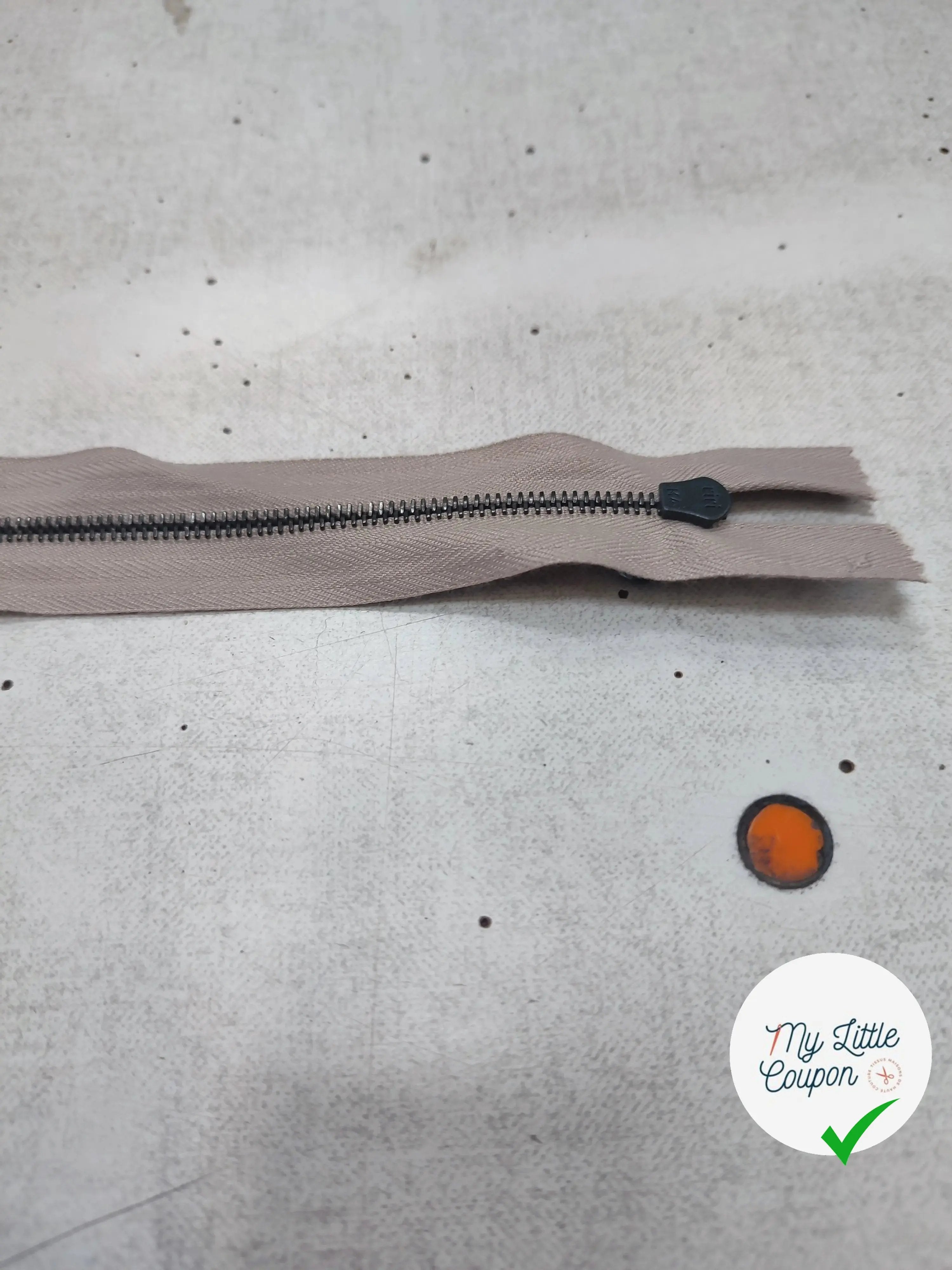 FERMETURE RIRI MÉTAL NON SÉPARABLE 25CM GRIS FONCÉ M4 - My Little Coupon