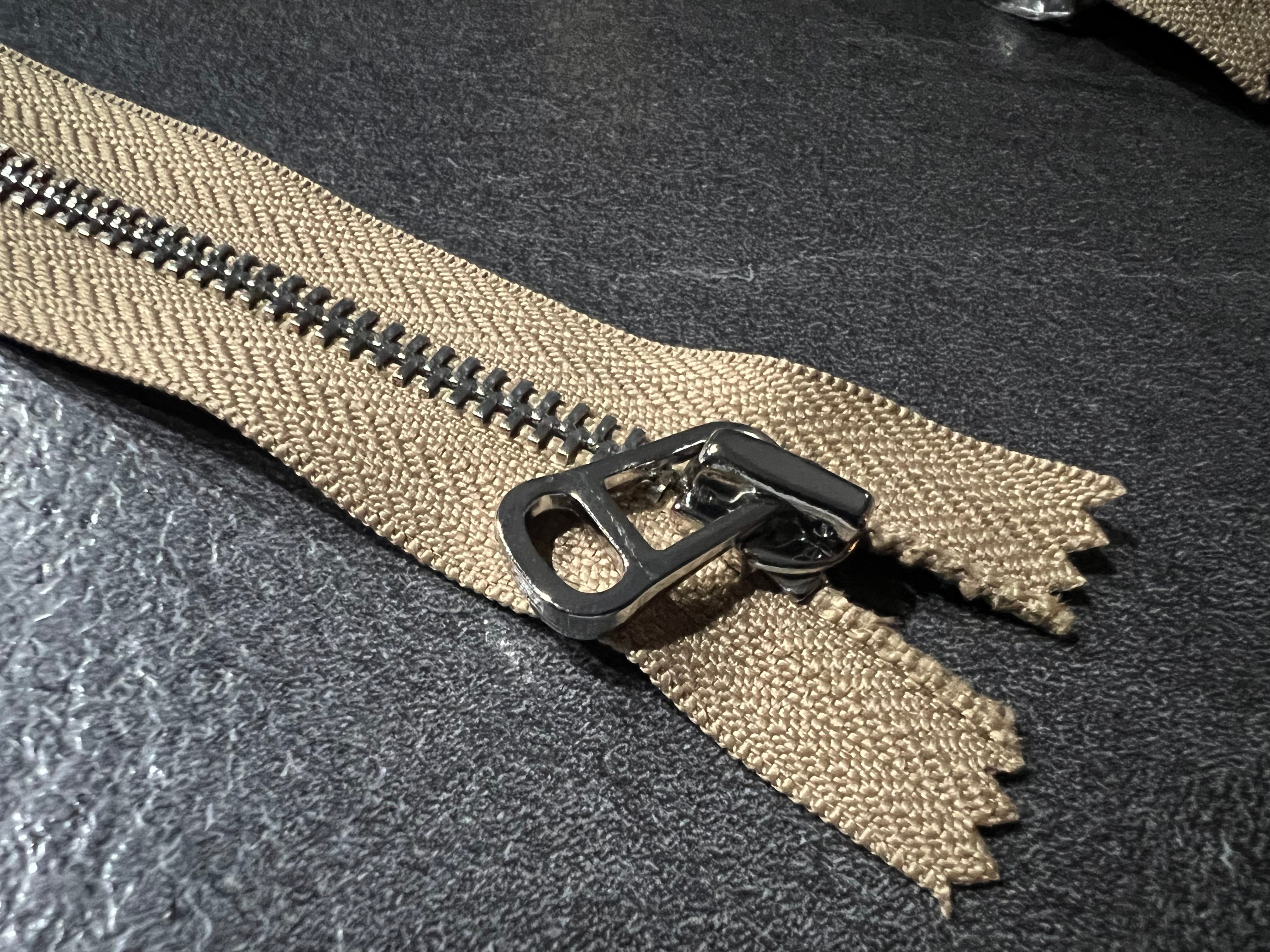 FERMETURE NON SÉPARABLE BEIGE MOYEN 25cm - My Little Coupon