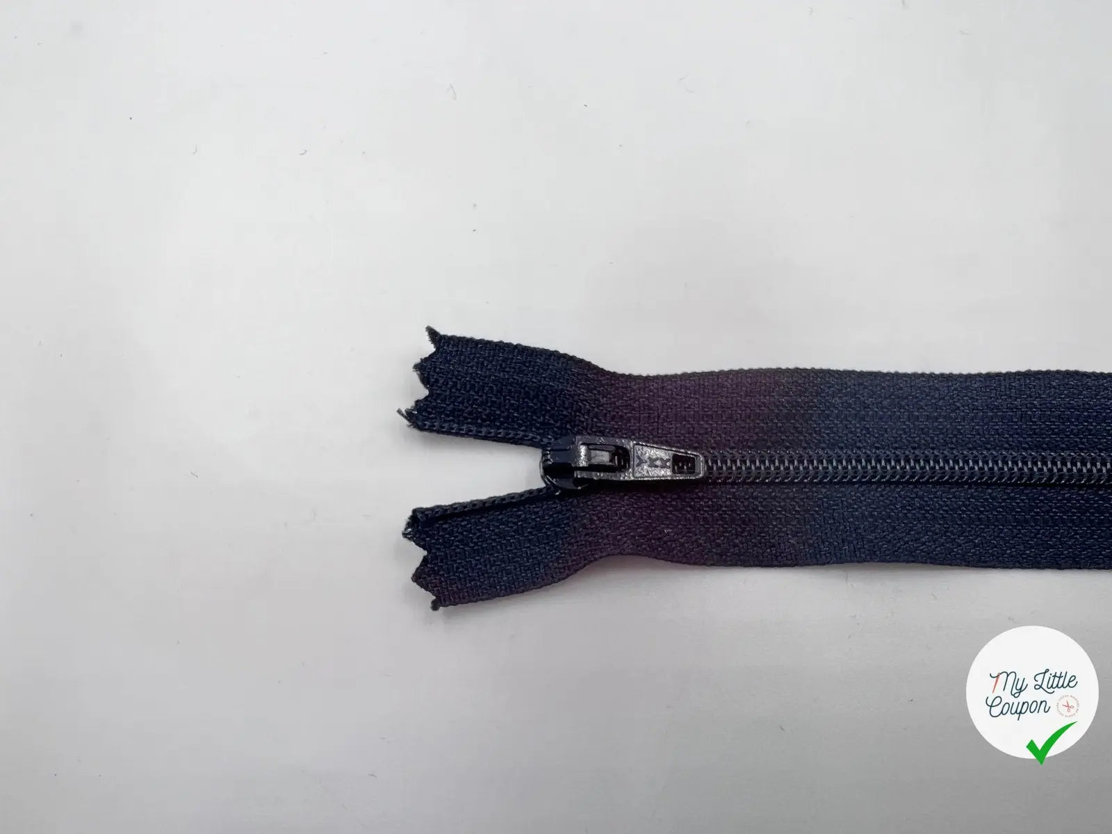 FERMETURE NON SÉPARABLE POLYESTER COLORIS BLEU MARINE 15CM - My Little Coupon - tissu - coudre