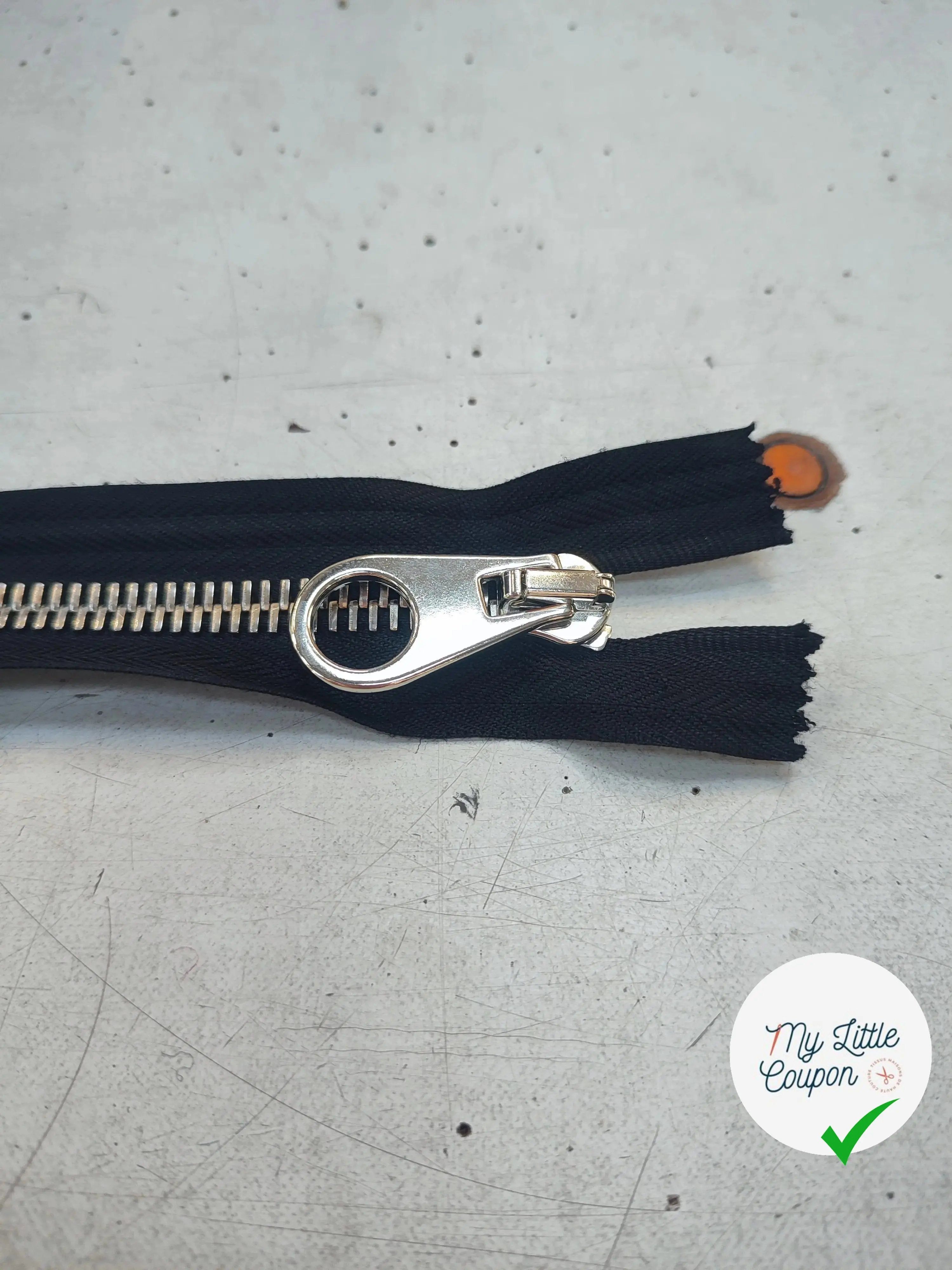 FERMETURE RIRI MÉTAL NON SÉPARABLE 18CM NOIR M8 - My Little Coupon