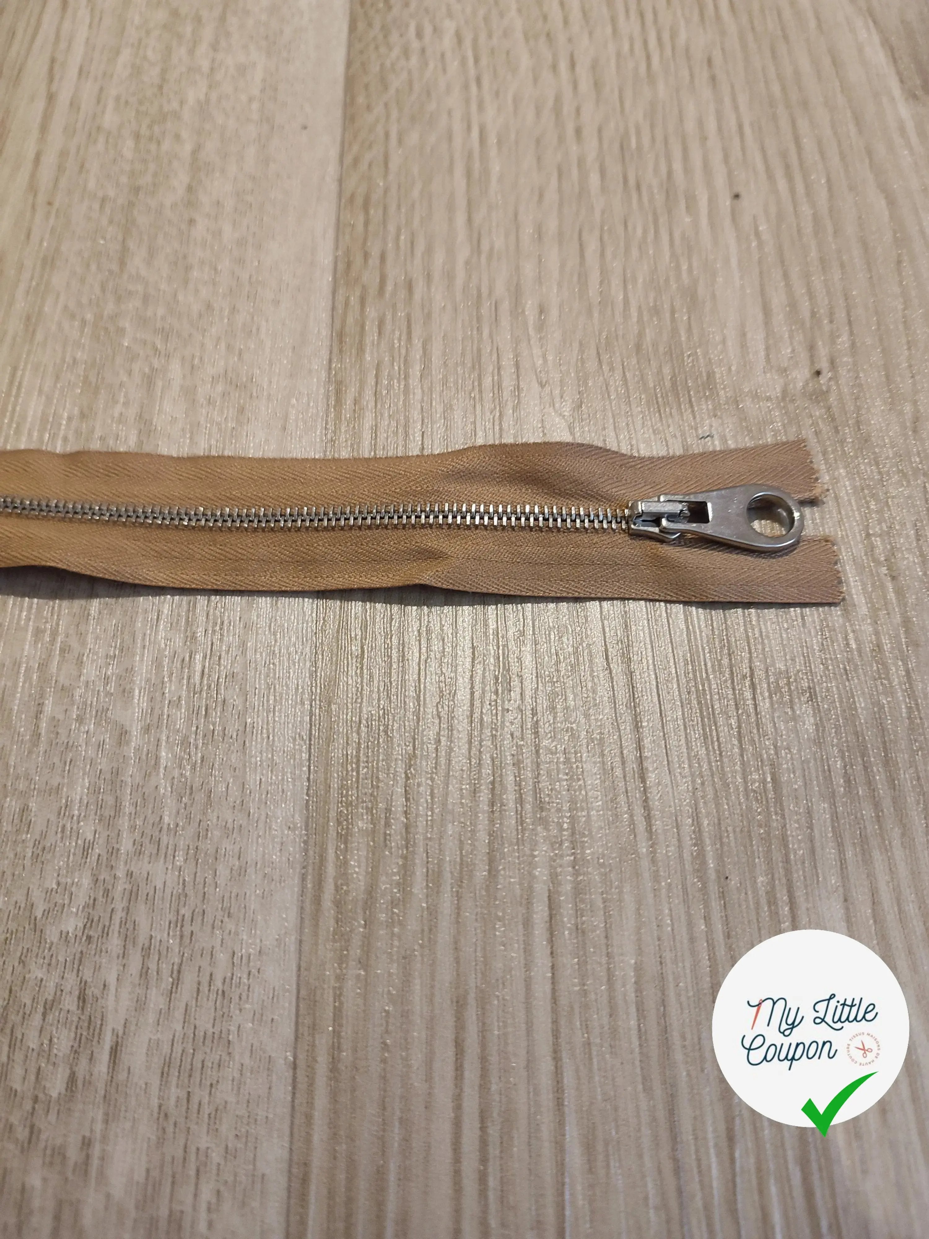 FERMETURE RIRI METAL NON SÉPARABLE 20CM ROSE FUSHIA M4 - My Little Coupon