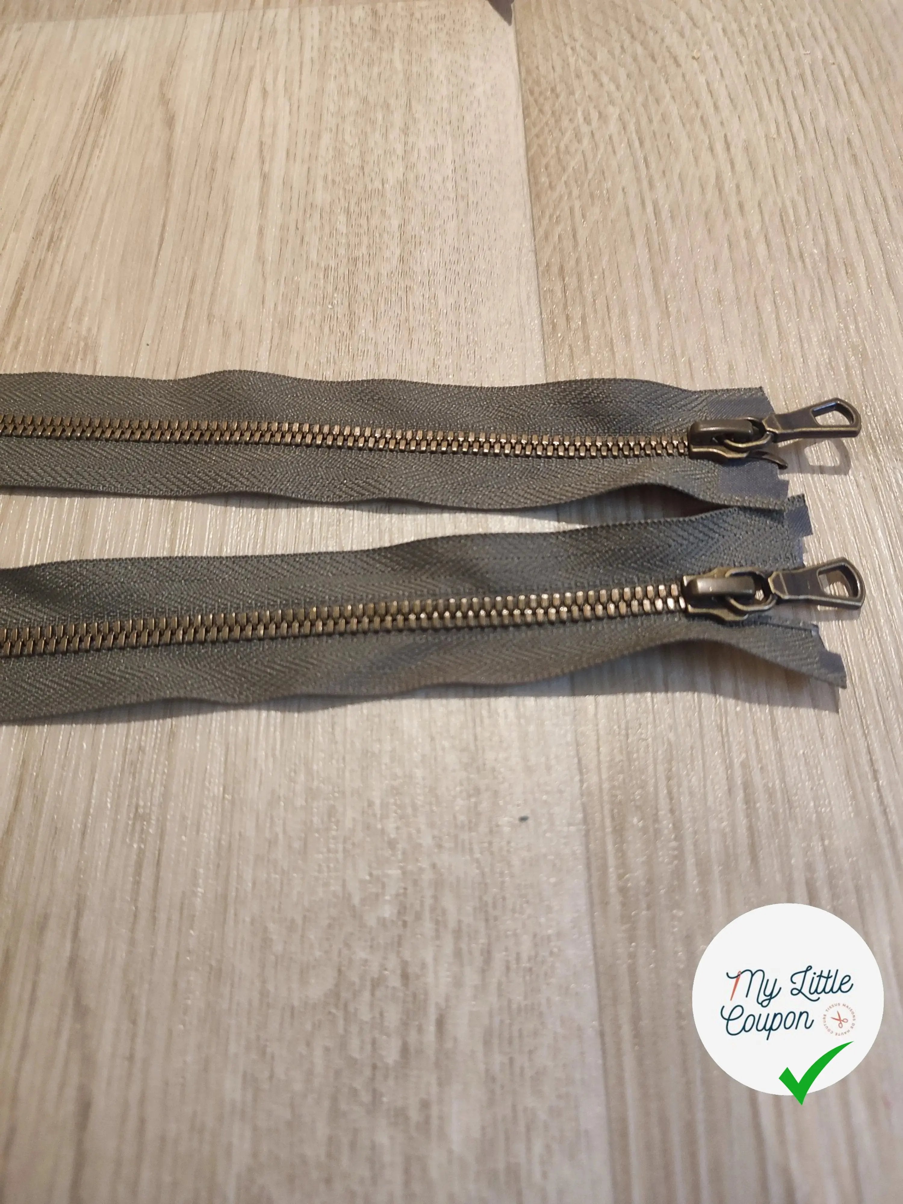 FERMETURE RIRI METAL NON SÉPARABLE DOUBLE CHEMINS 70CM VERT FONCÉ KAKI - My Little Coupon