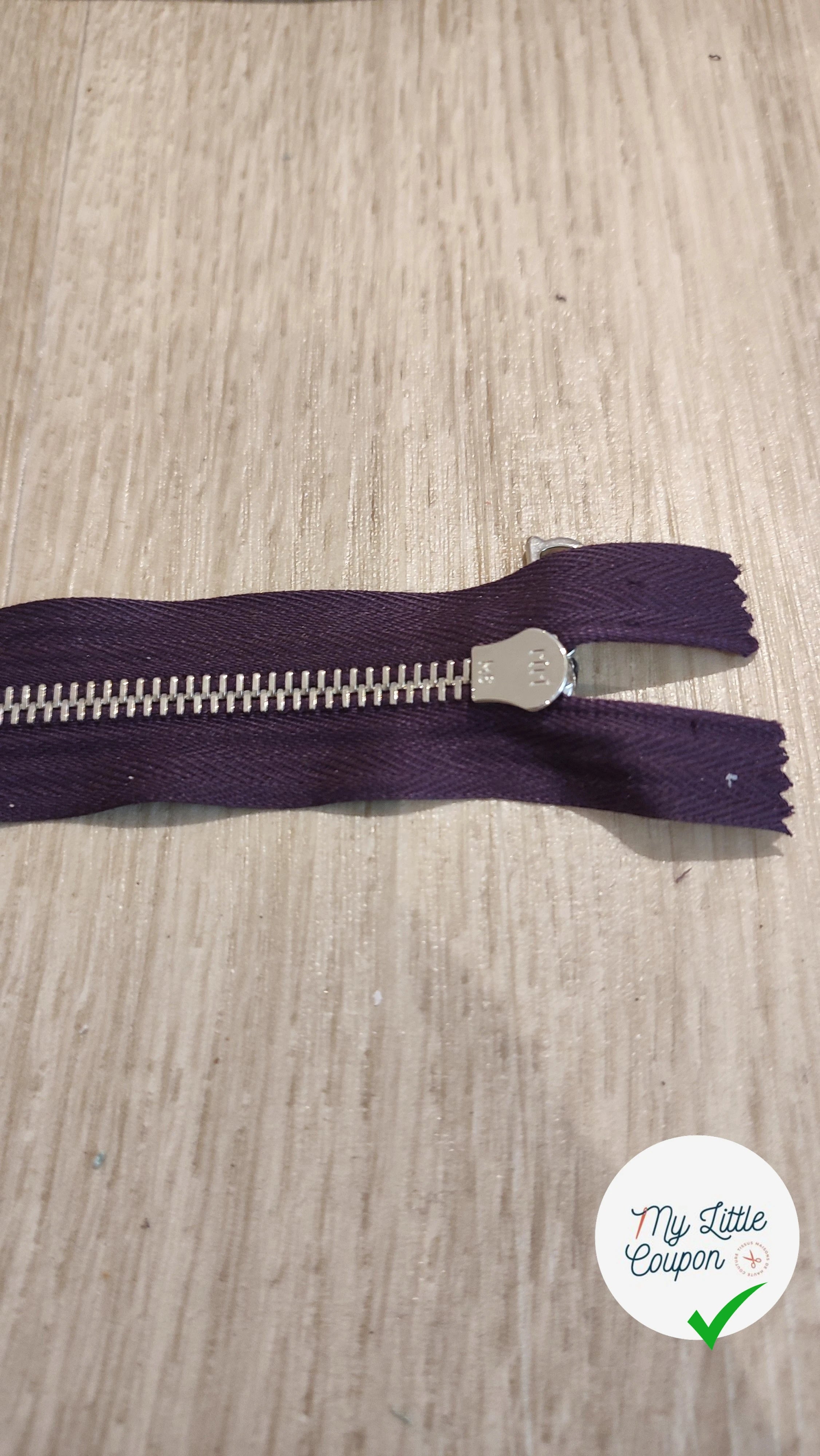 FERMETURE RIRI MÉTAL NON SÉPARABLE 20CM VIOLET FONCÉ M6 - My Little Coupon
