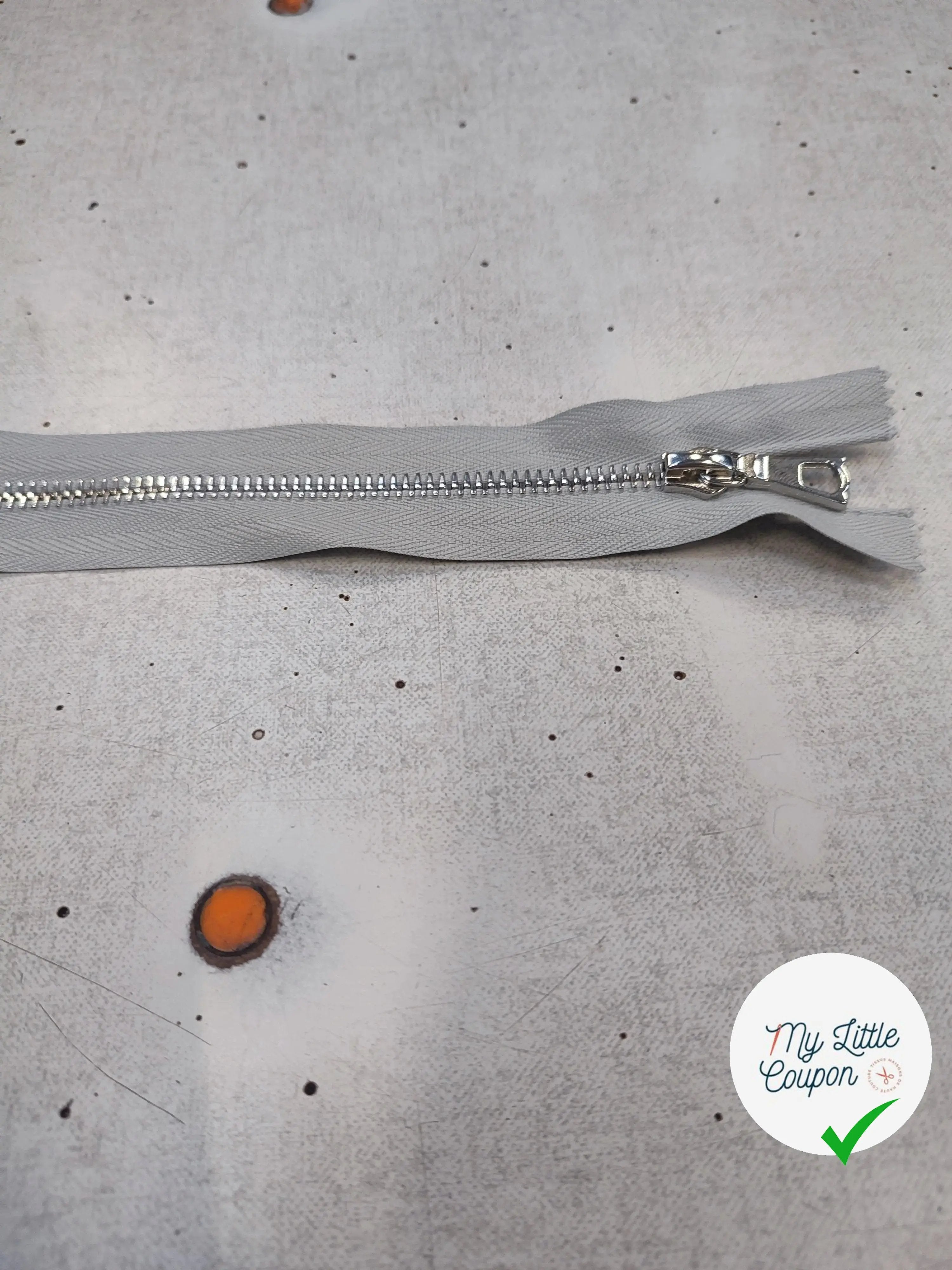 FERMETURE RIRI METAL SÉPARABLE 50CM GRIS CLAIR M6 - My Little Coupon