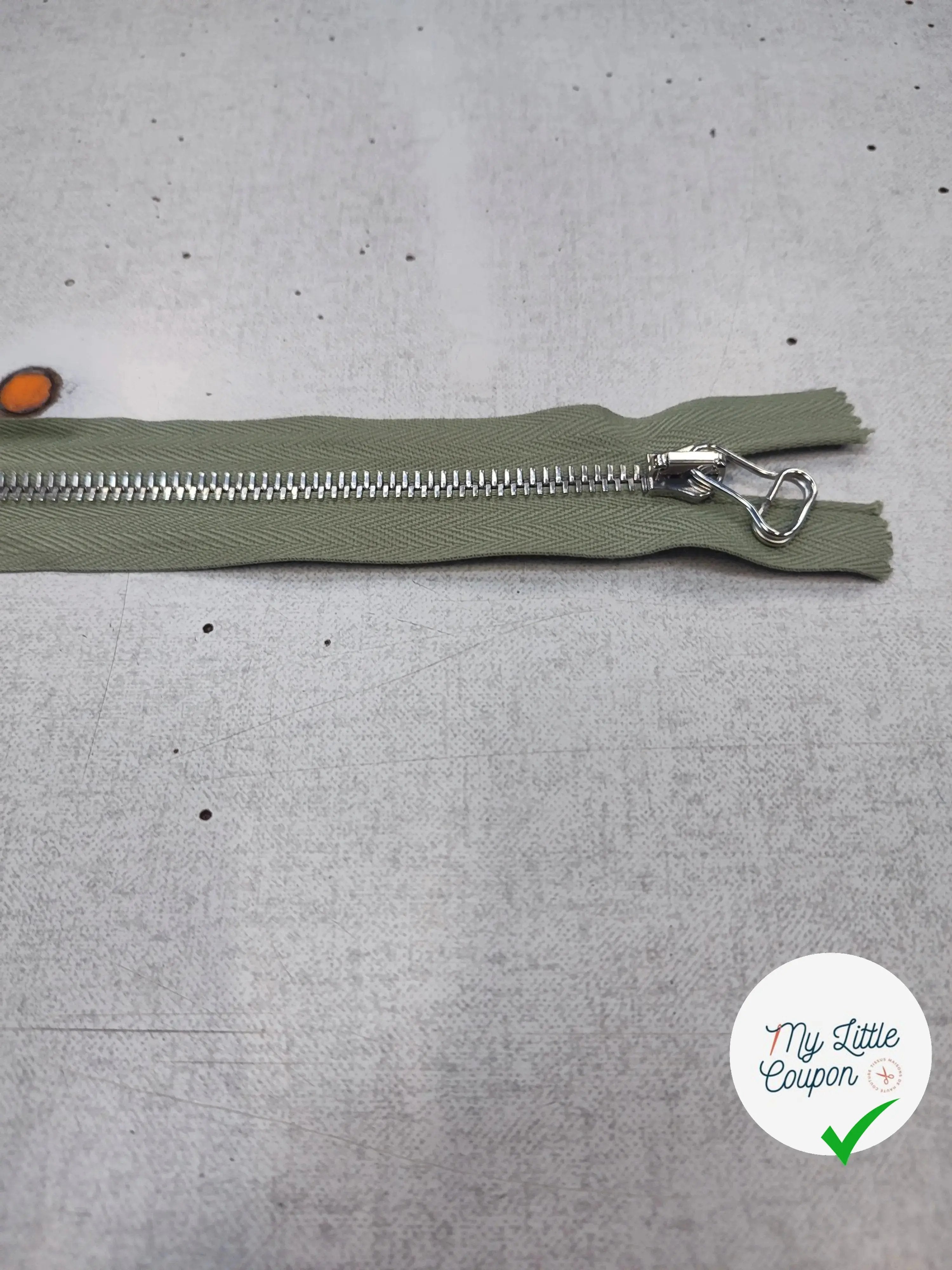 FERMETURE RIRI METAL SÉPARABLE 80CM VERT CLAIR M6 - My Little Coupon