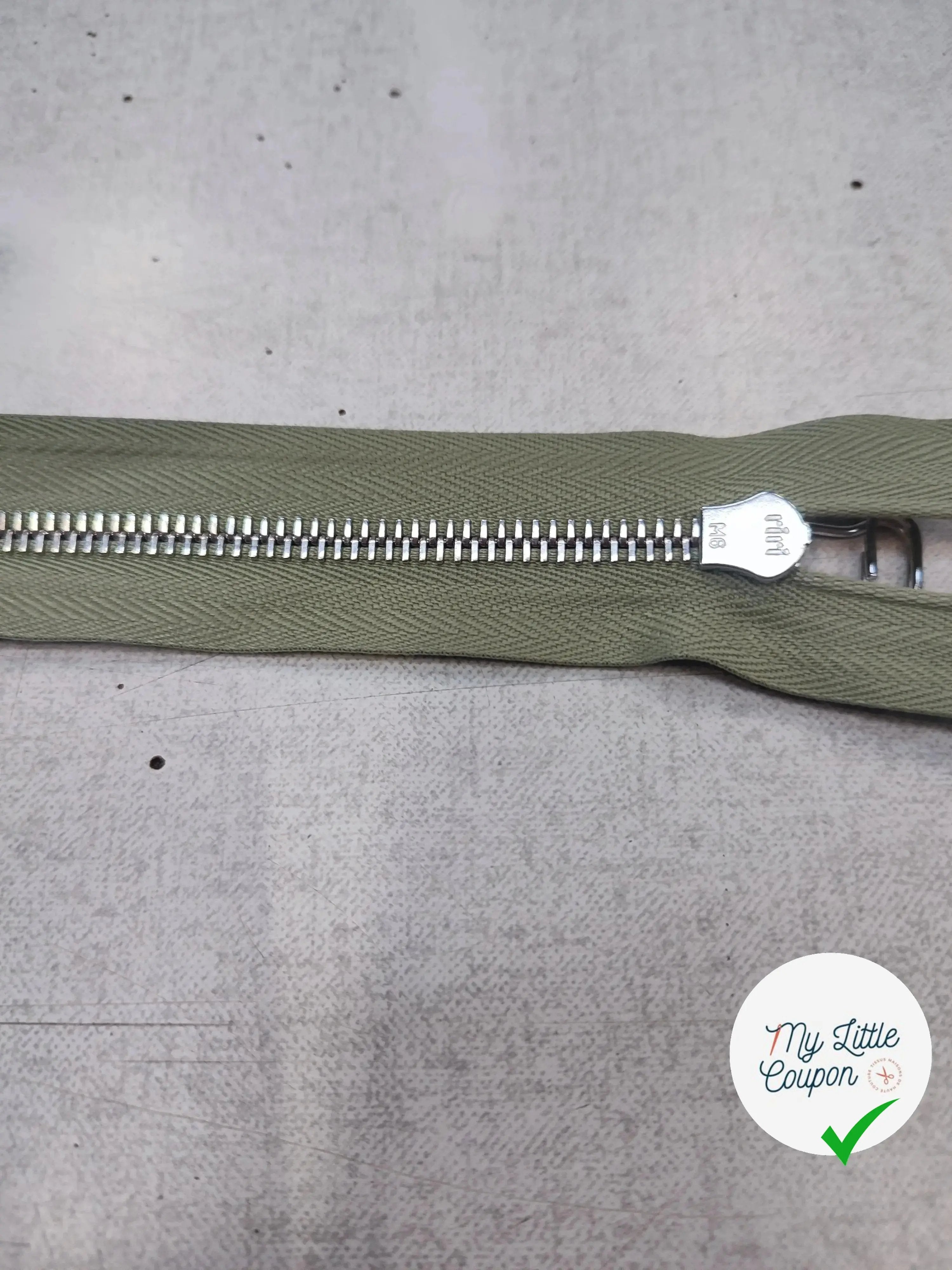 FERMETURE RIRI METAL SÉPARABLE 80CM VERT CLAIR M6 - My Little Coupon