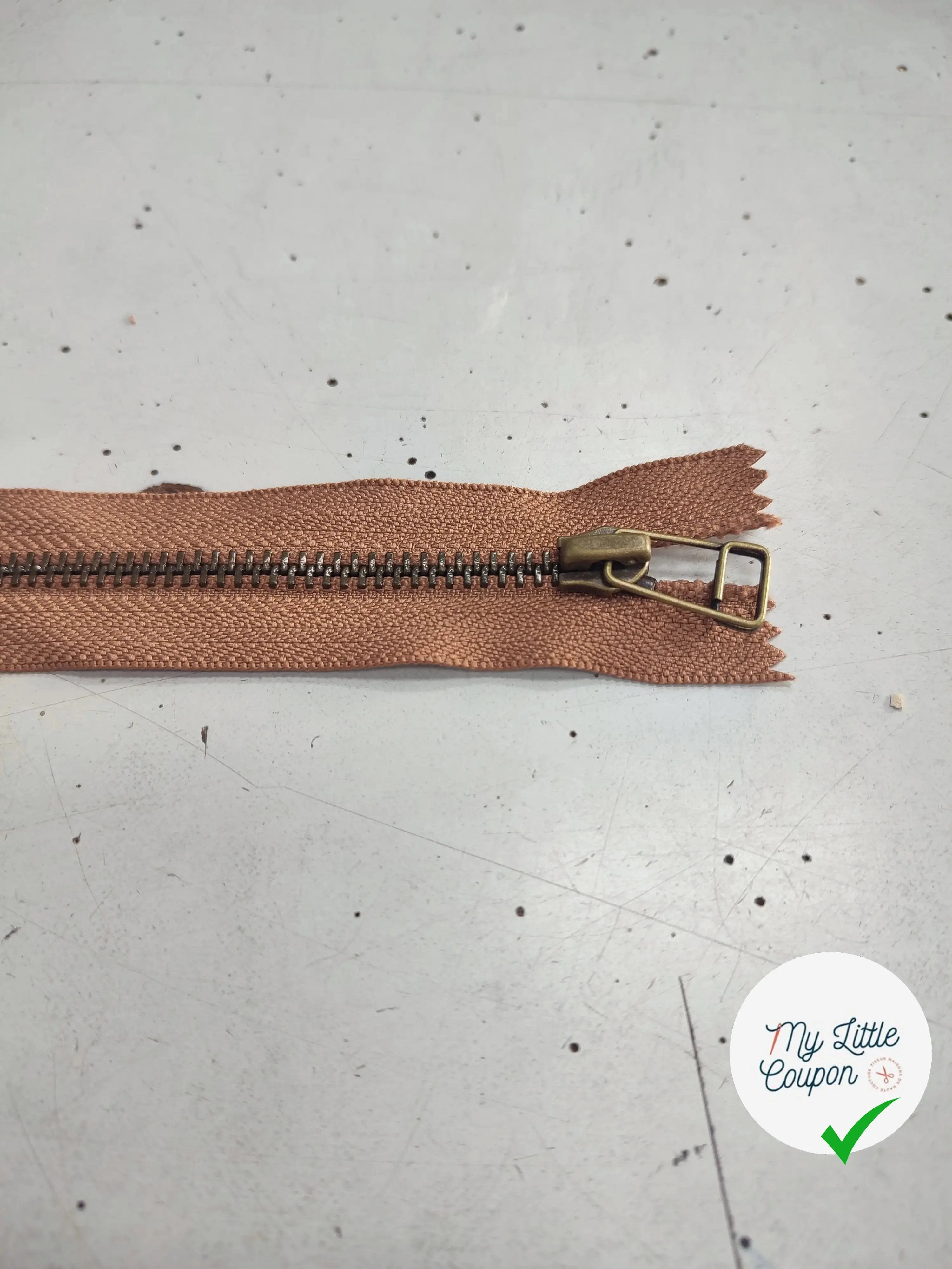 FERMETURE RIRI METAL NON SÉPARABLE 25CM MARRON CAPPUCCINO - My Little Coupon