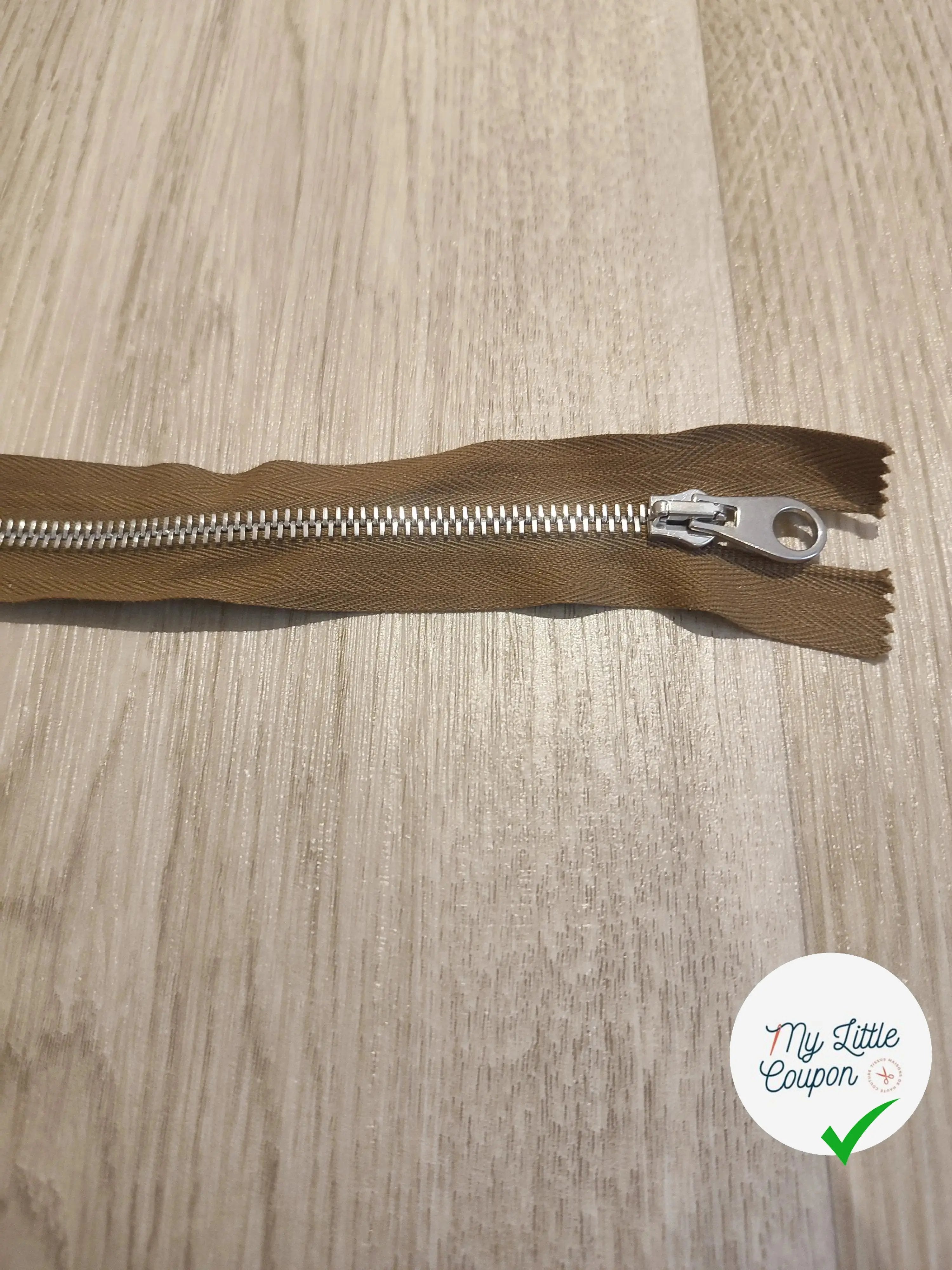 FERMETURE RIRI METAL SÉPARABLE 57CM VERT FONCÉ - My Little Coupon