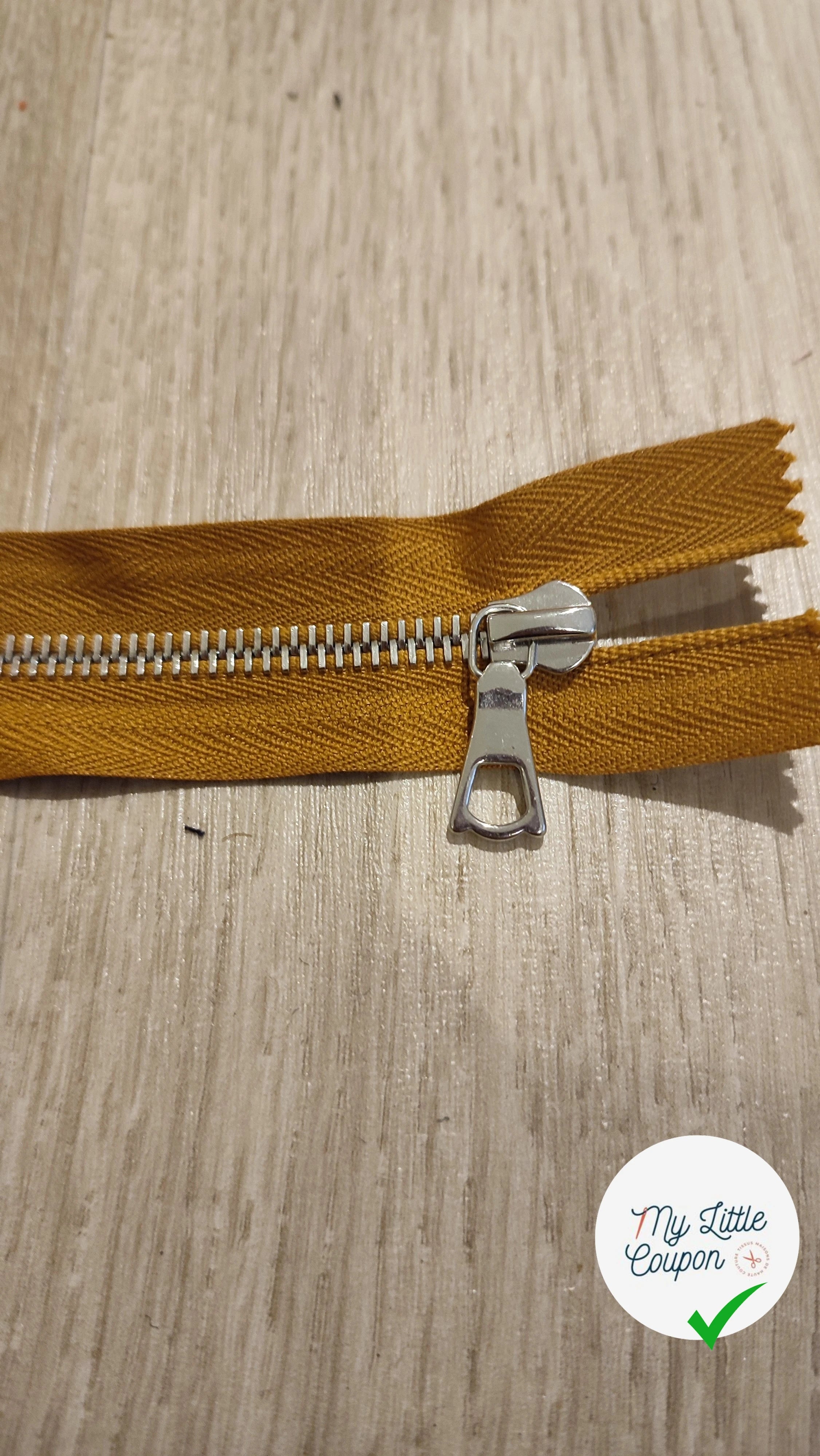 FERMETURE RIRI METAL SÉPARABLE 50CM MARRON CLAIR M8 - My Little Coupon