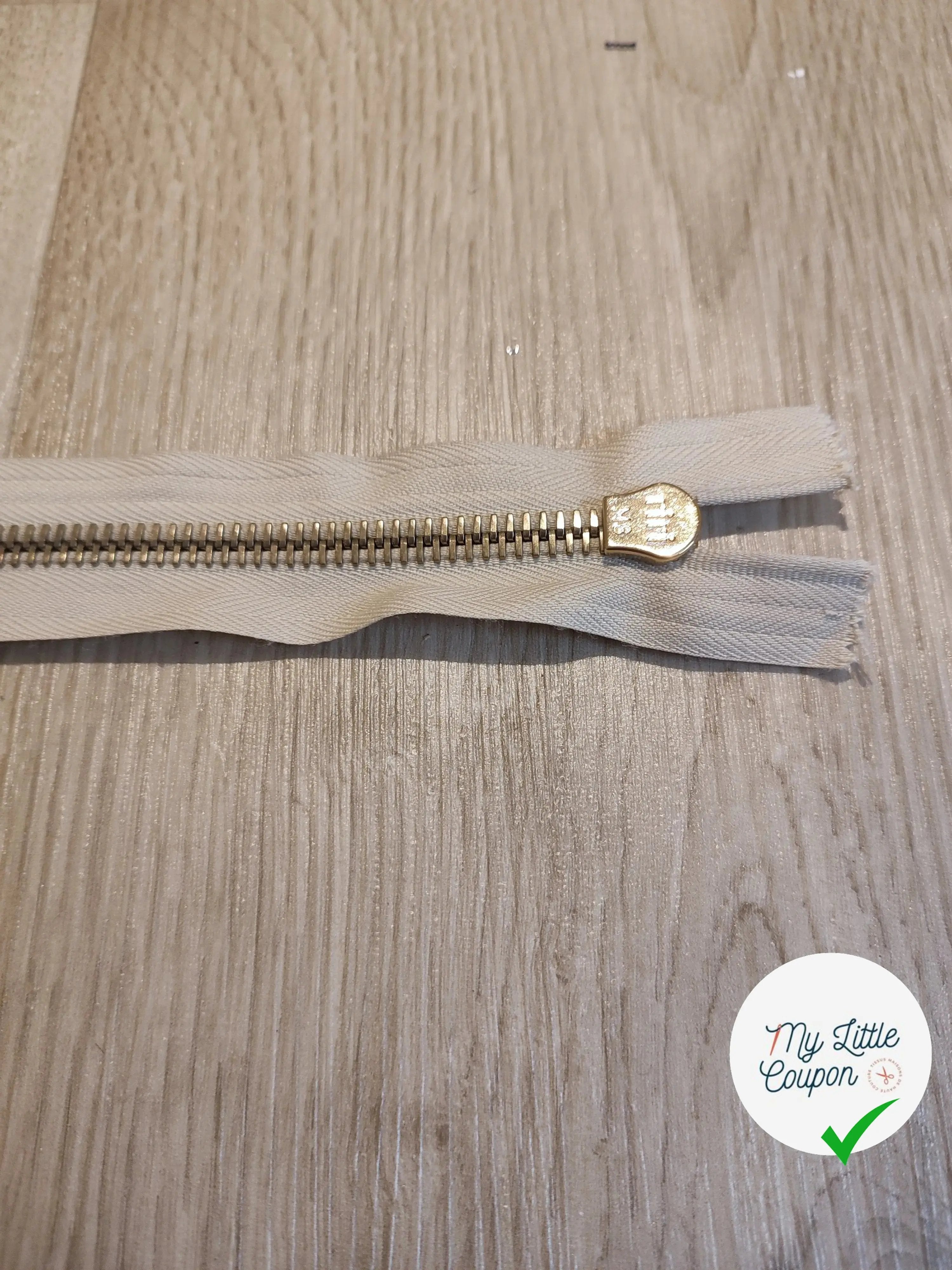 FERMETURE RIRI METAL NON SÉPARABLE 20CM BLANC CRÈME M8 - My Little Coupon