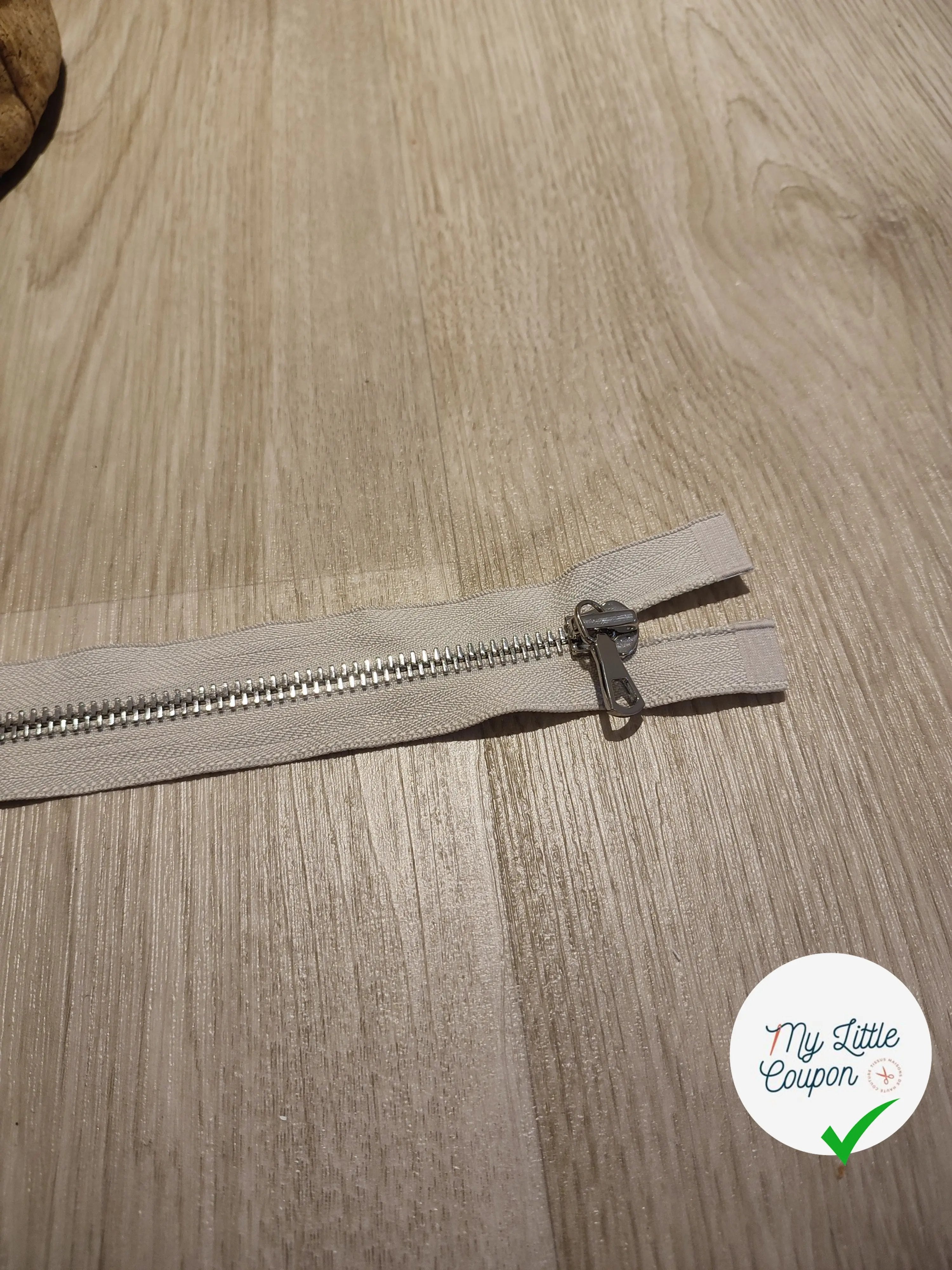 FERMETURE RIRI METAL SEPARABLE 60CM GRIS CLAIR - My Little Coupon