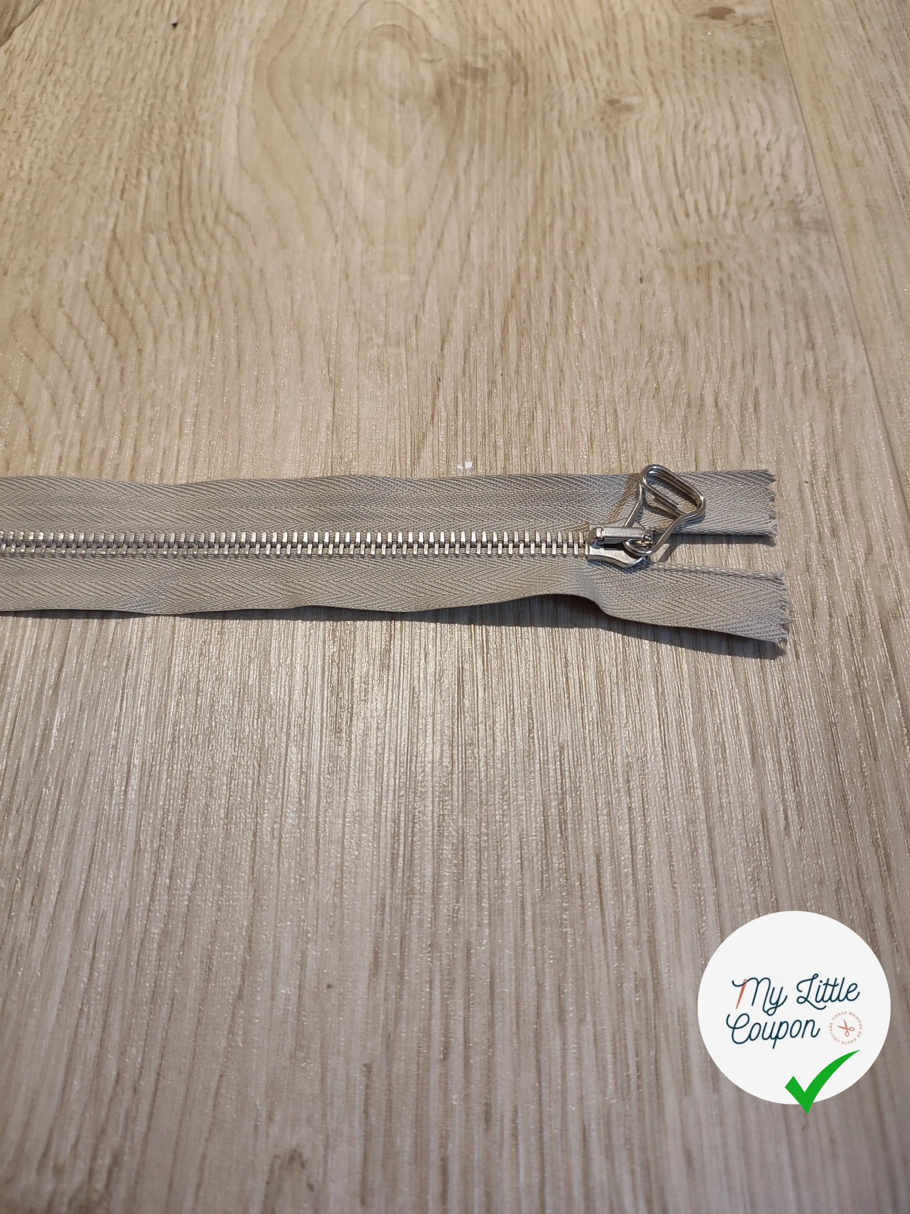 FERMETURE RIRI METAL SÉPARABLE 60CM GRIS M6 - My Little Coupon