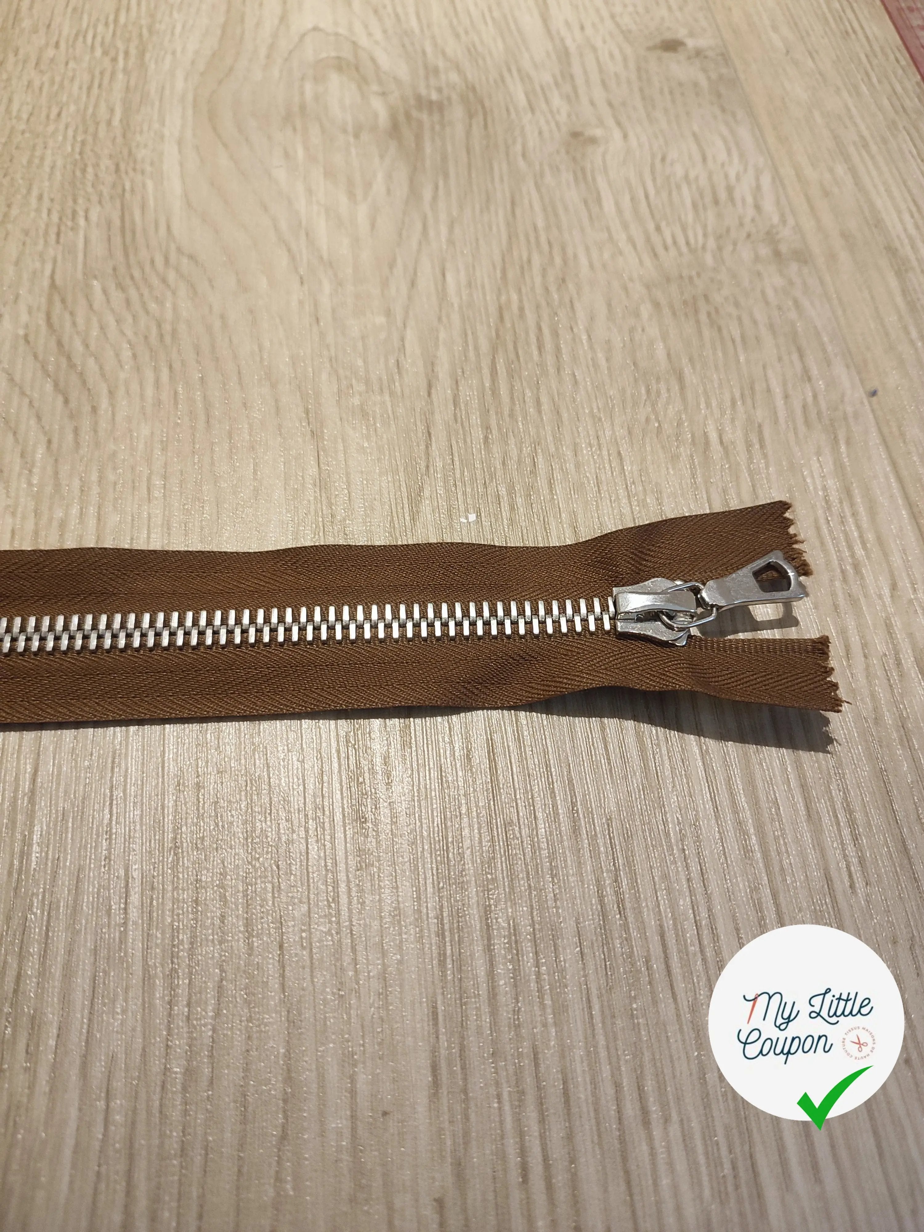 FERMETURE RIRI METAL SÉPARABLE 60CM MARRON FONCÉ M6 - My Little Coupon