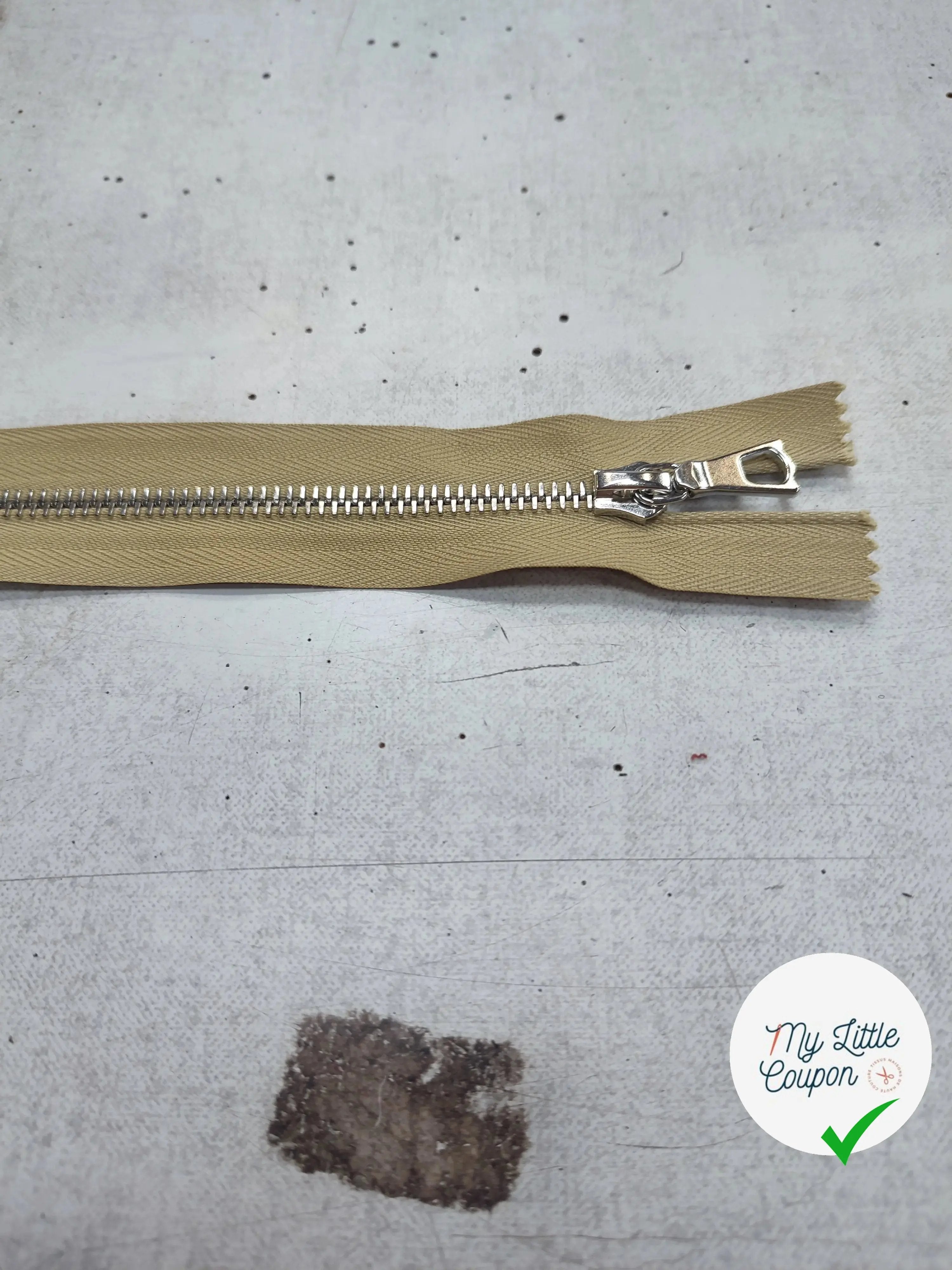 FERMETURE RIRI METAL SÉPARABLE 70CM JAUNE FONCÉ M6 - My Little Coupon