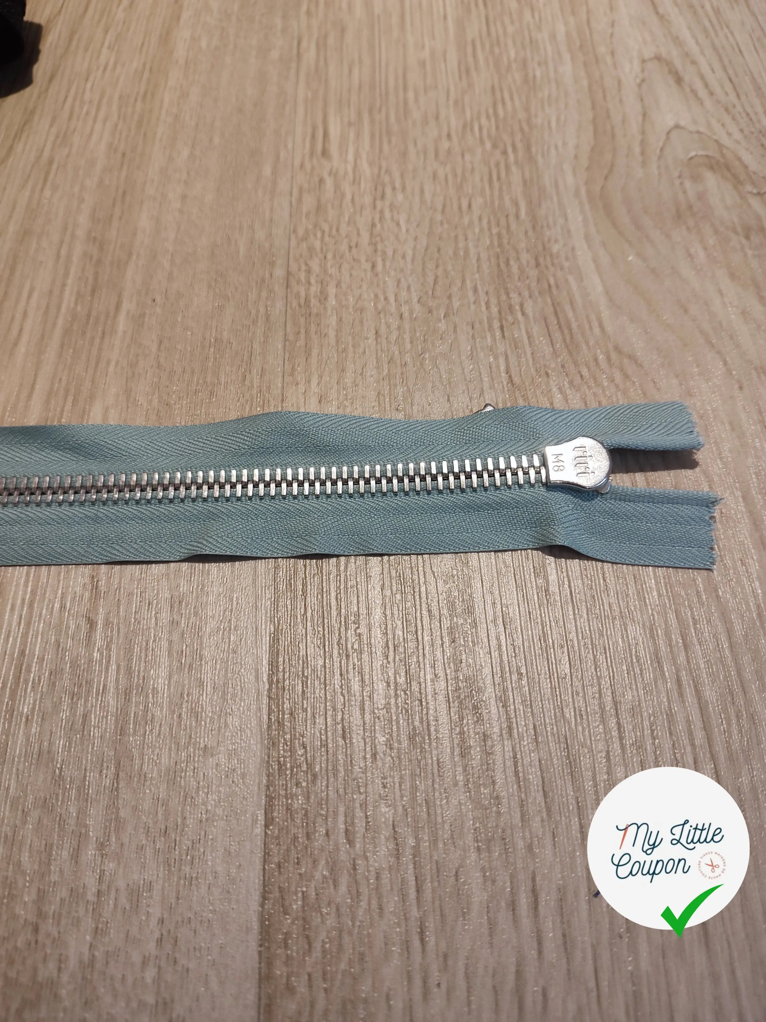 FERMETURE RIRI METAL SEPARABLE 60CM VERT D'EAU M8 - My Little Coupon