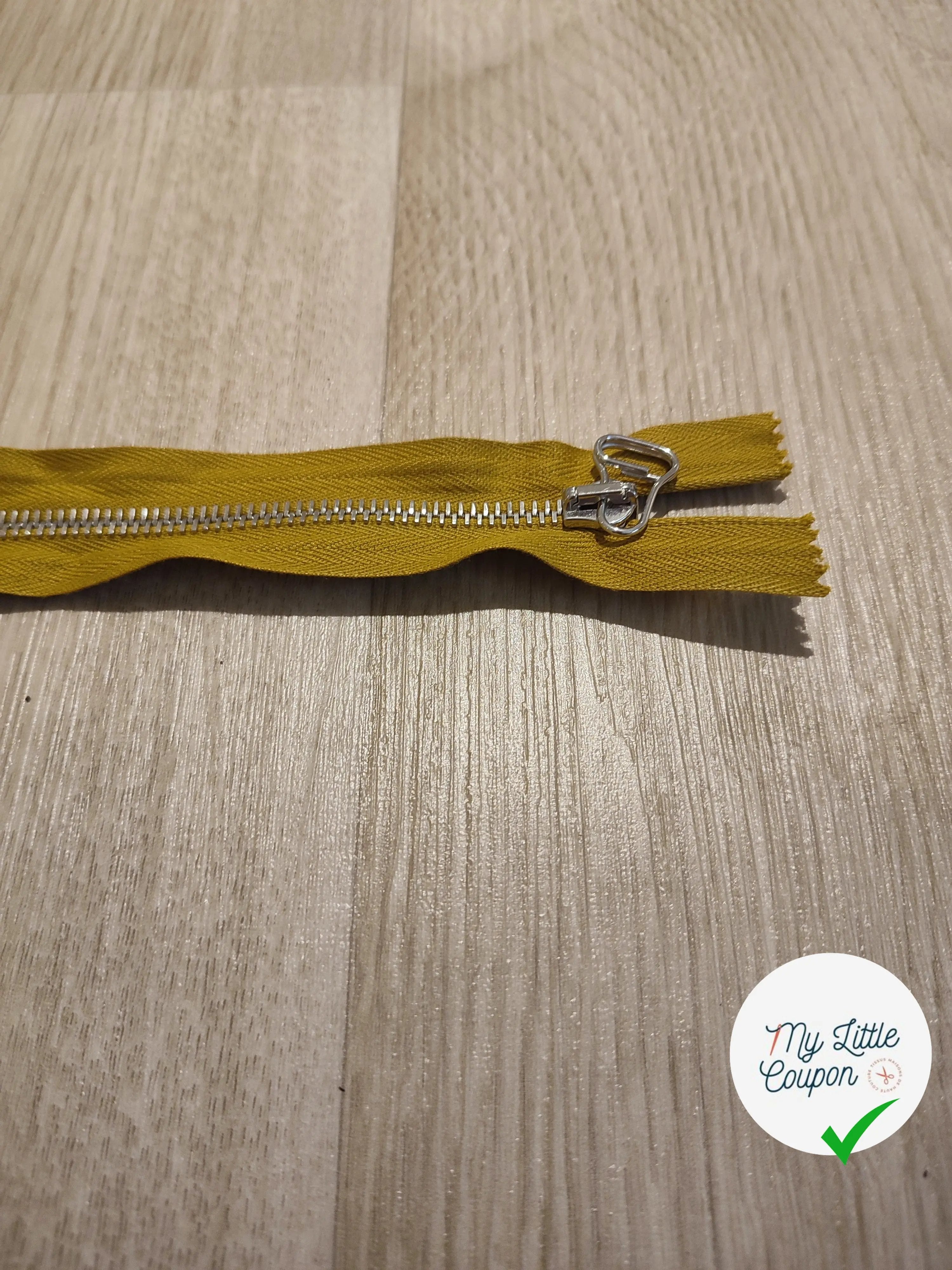 FERMETURE RIRI METAL SÉPARABLE 65CM JAUNE MOUTARDE - My Little Coupon