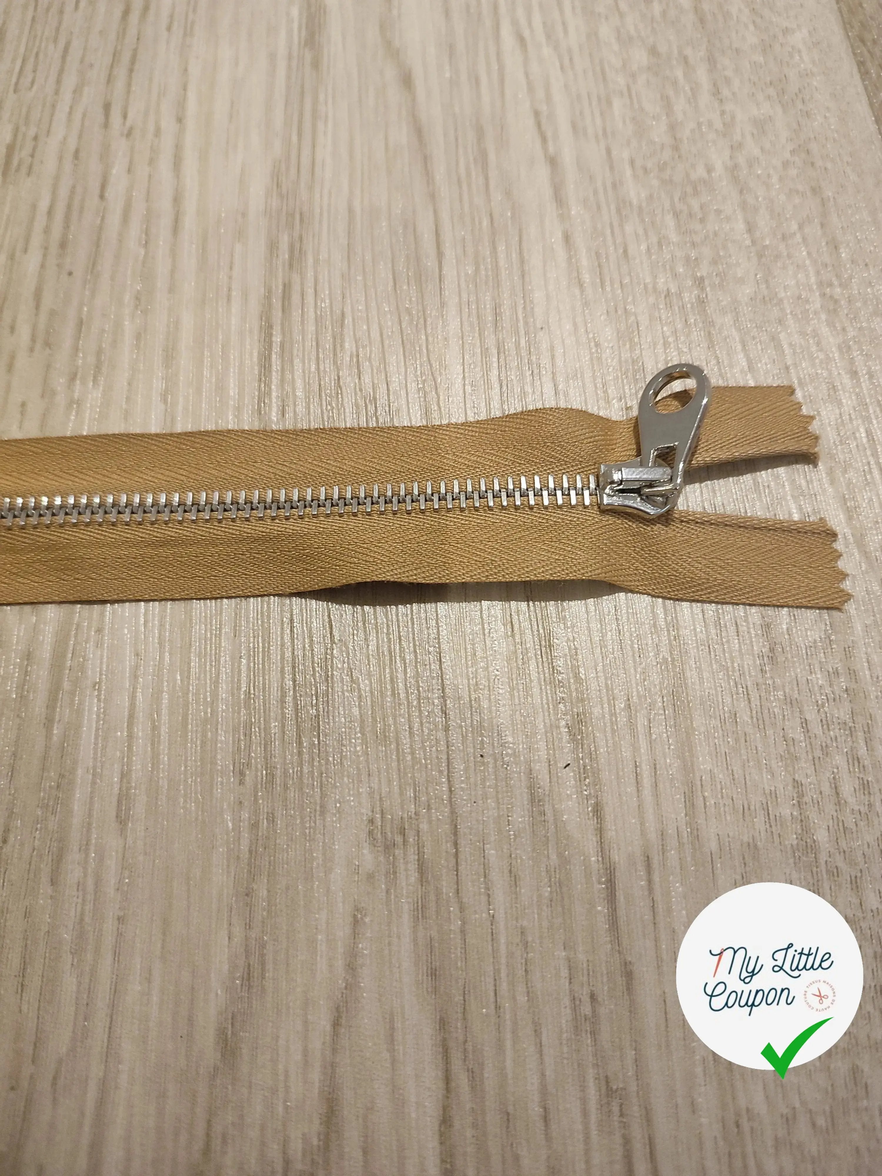 FERMETURE RIRI METAL SÉPARABLE 60CM MARRON CLAIR - My Little Coupon