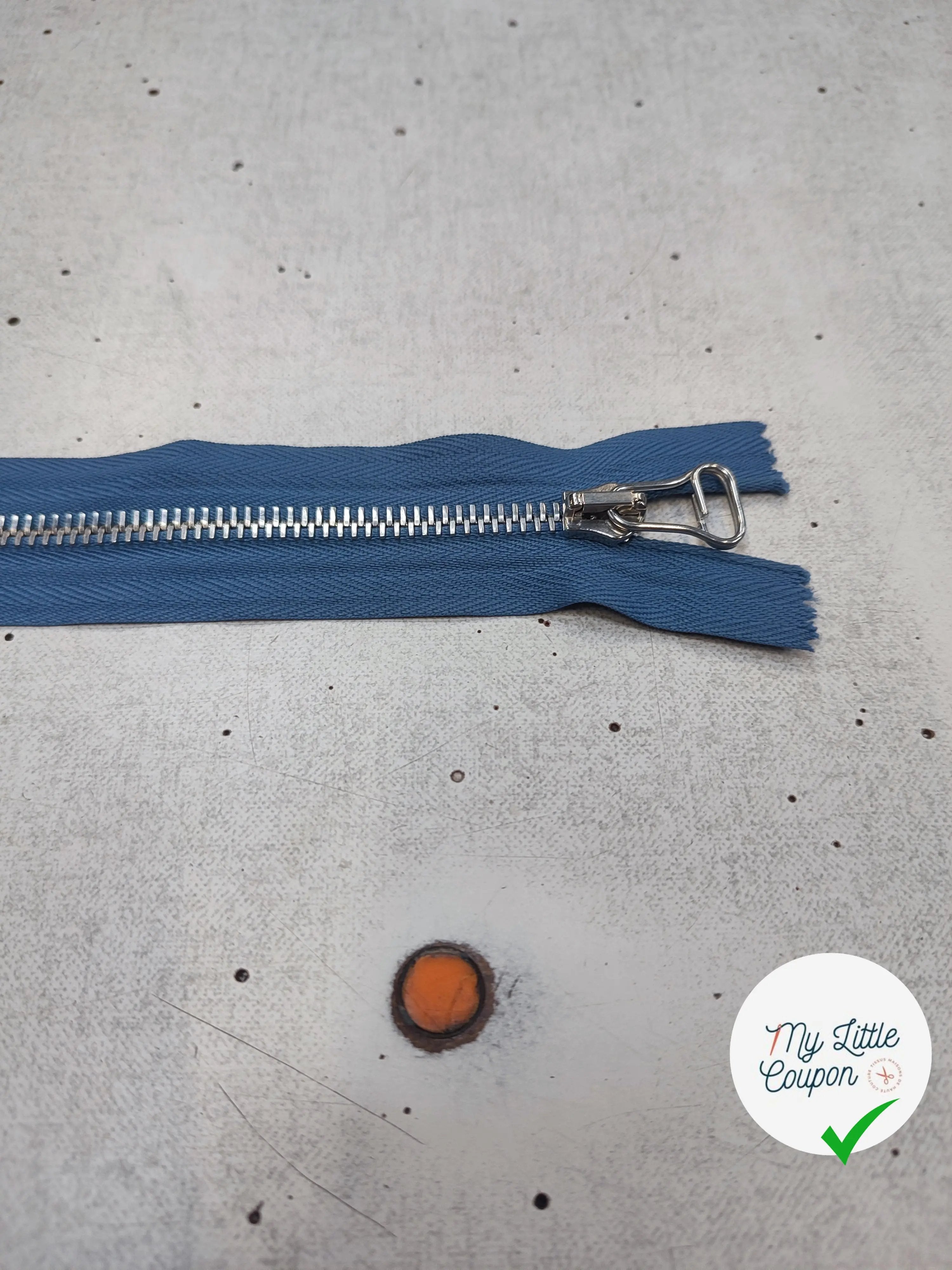 FERMETURE RIRI METAL SÉPARABLE 70CM BLEU FONCÉ M6 - My Little Coupon