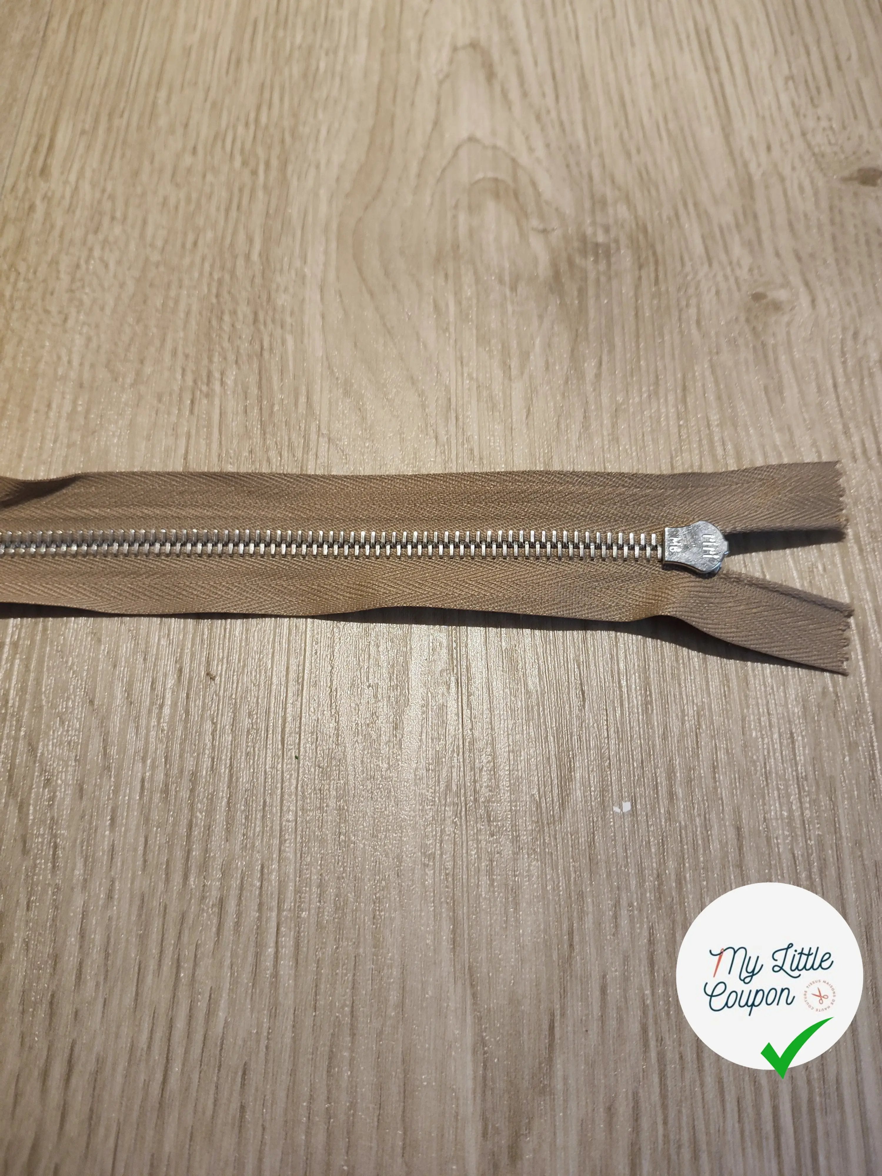 FERMETURE RIRI METAL SEPARABLE 70CM MARRON CLAIR M6 - My Little Coupon
