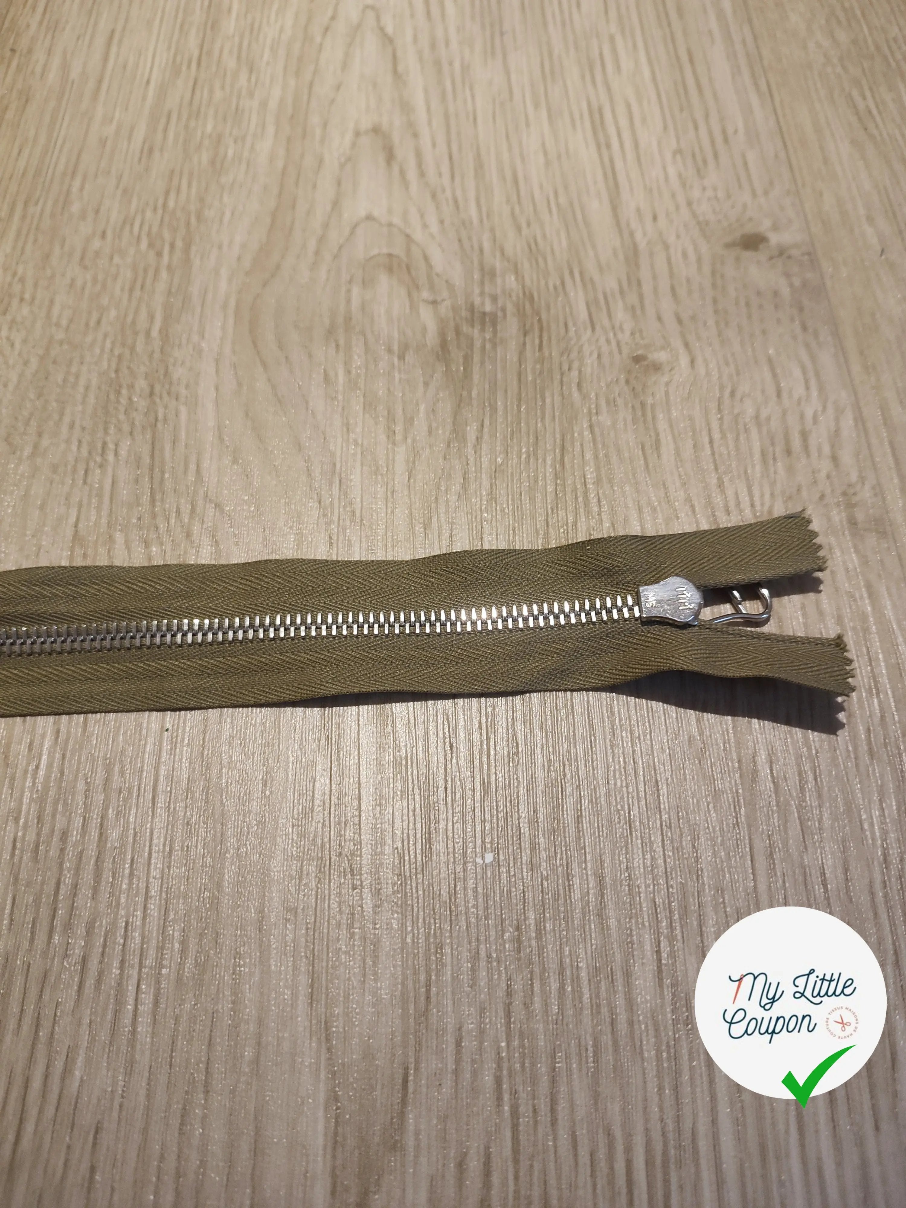 FERMETURE RIRI METAL SEPARABLE 70CM VERT KAKI M6 - My Little Coupon