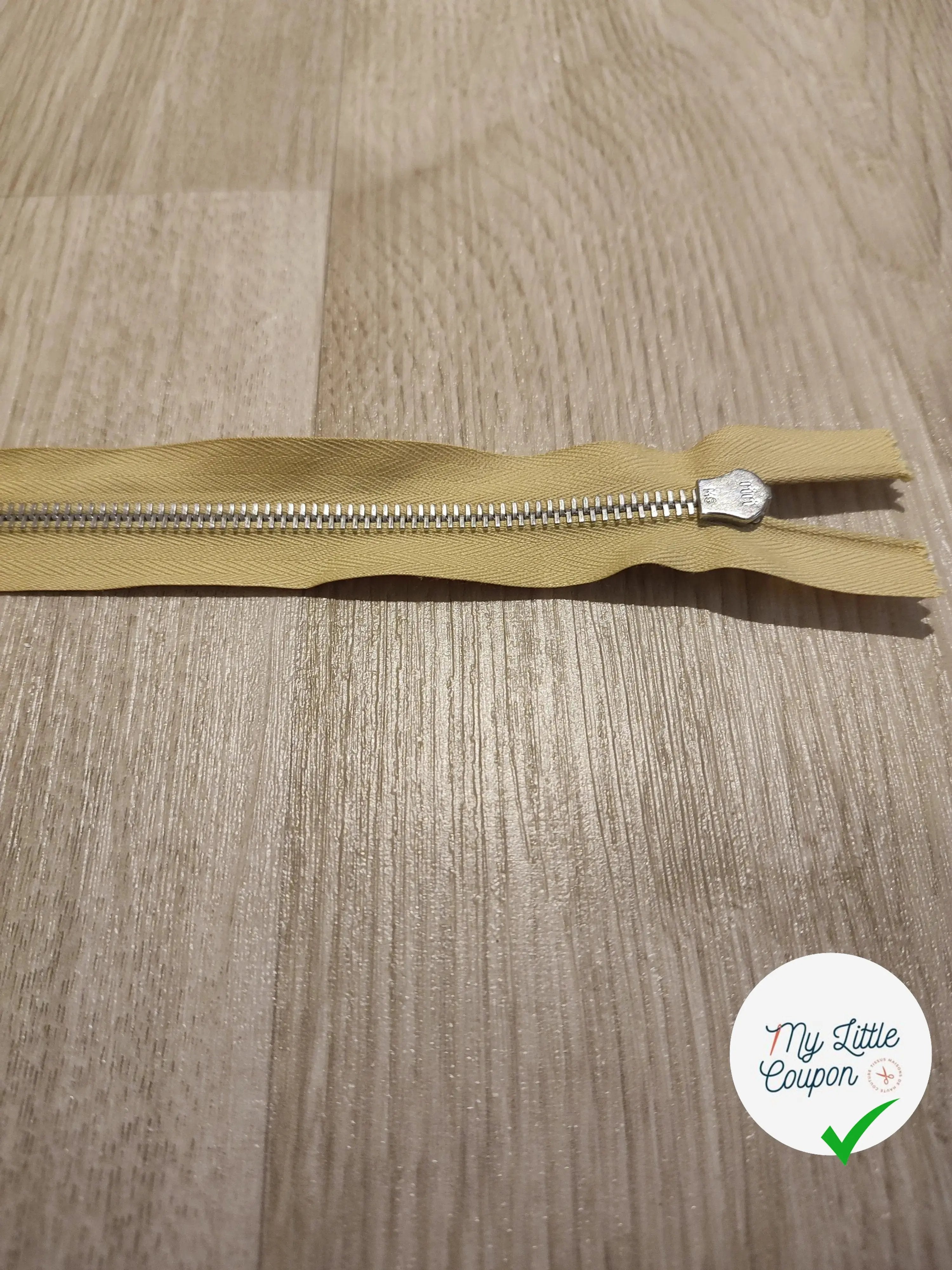 FERMETURE RIRI METAL SÉPARABLE 80CM JAUNE CLAIR - My Little Coupon