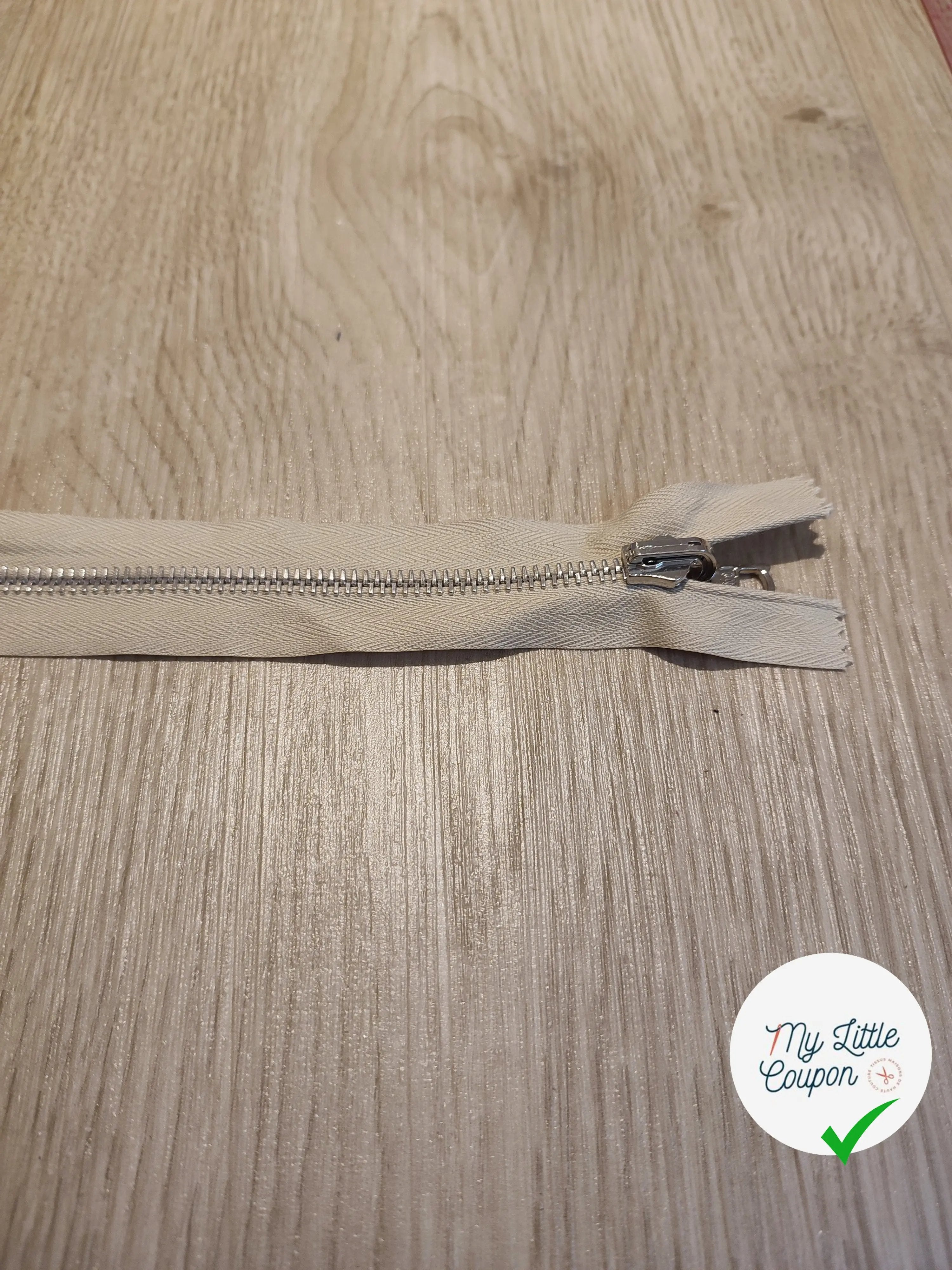 FERMETURE RIRI METAL SEPARABLE RÉVERSIBLE 70CM BEIGE - My Little Coupon