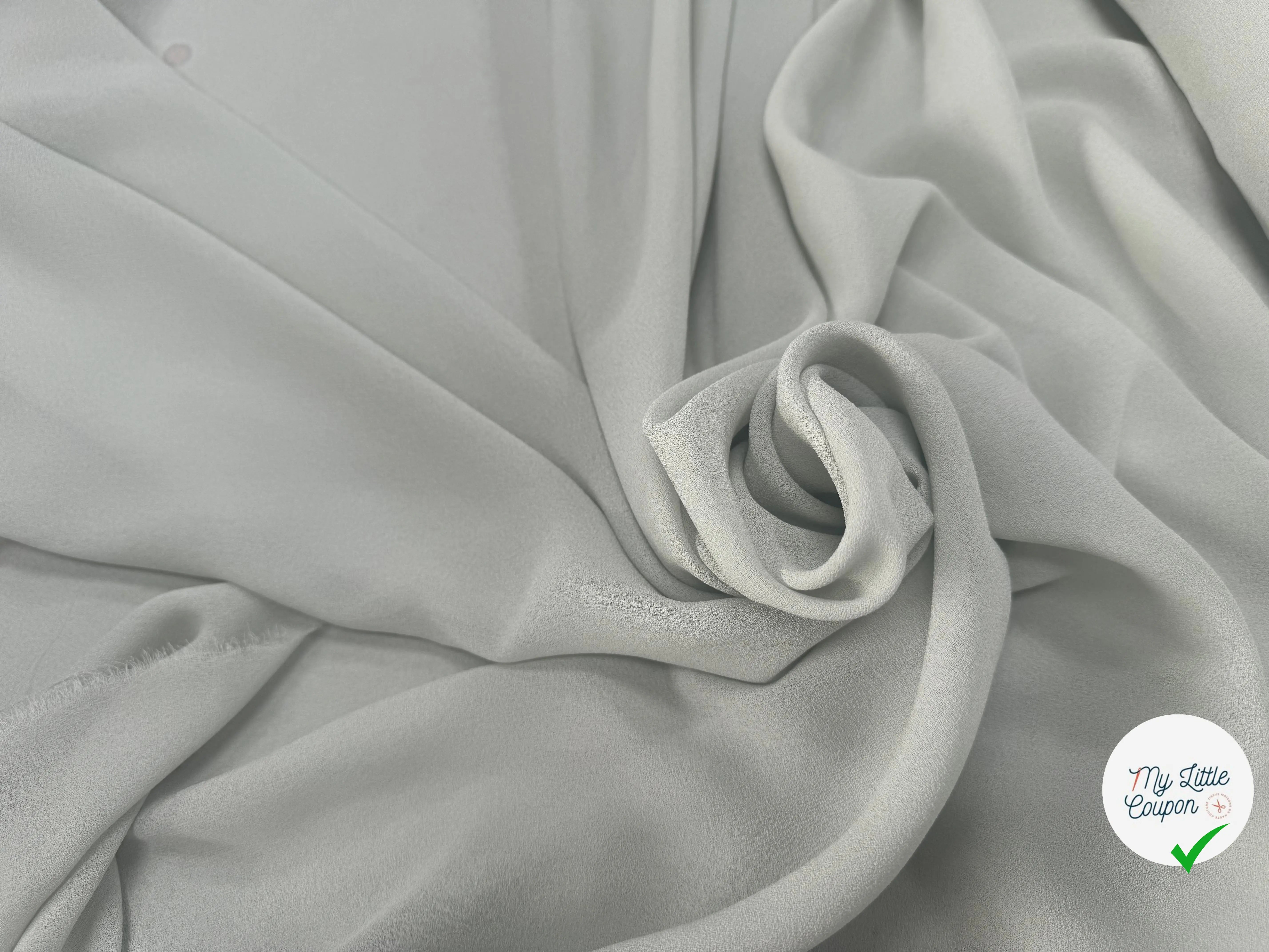 FINE SHEER CRÊPE 100 % VISCOSE , Airy Grey - My Little Coupon