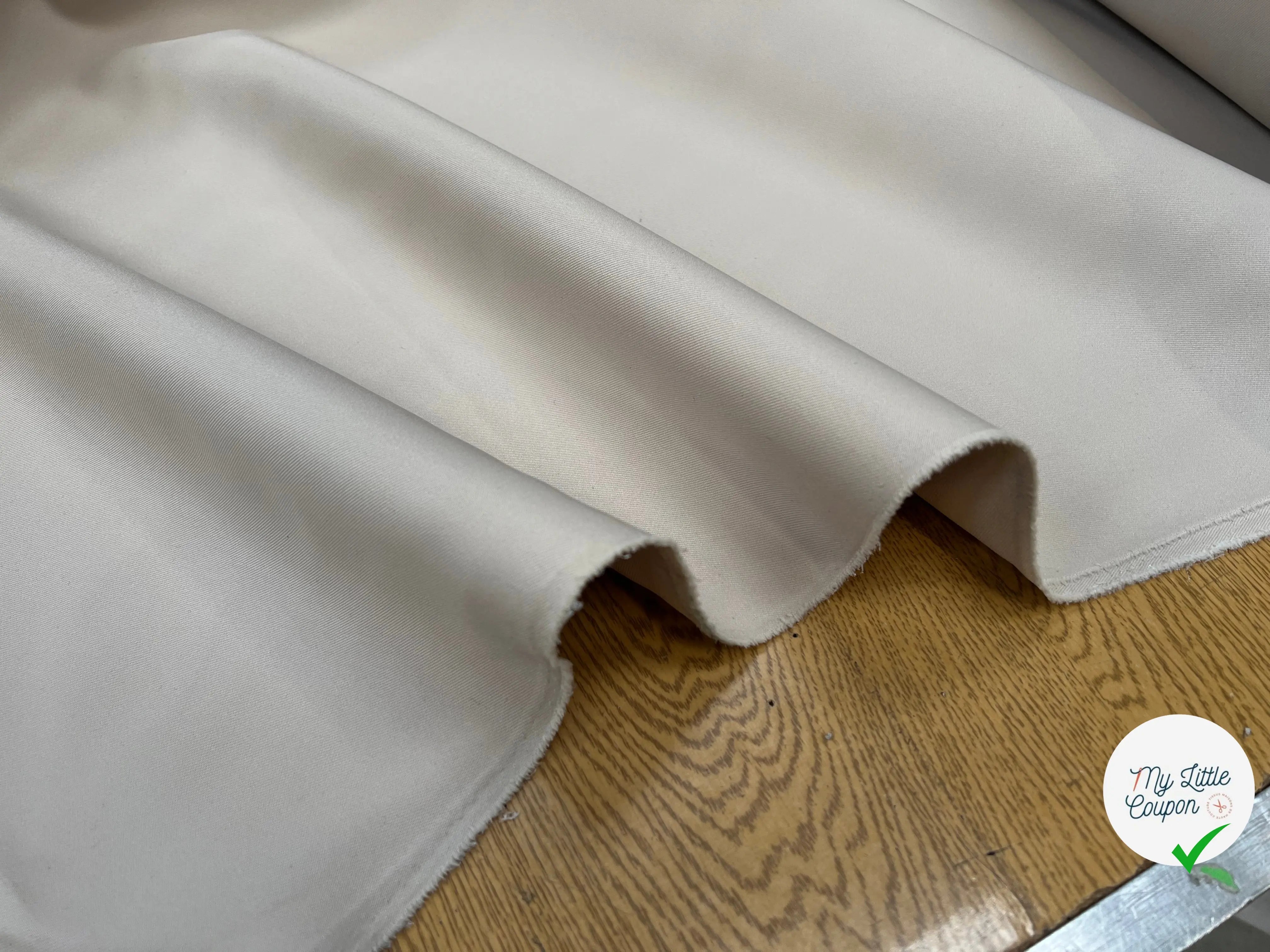 GABARDINE BEIGE CLAIR COUTURE POLYESTER JAPONNAIS - My Little Coupon