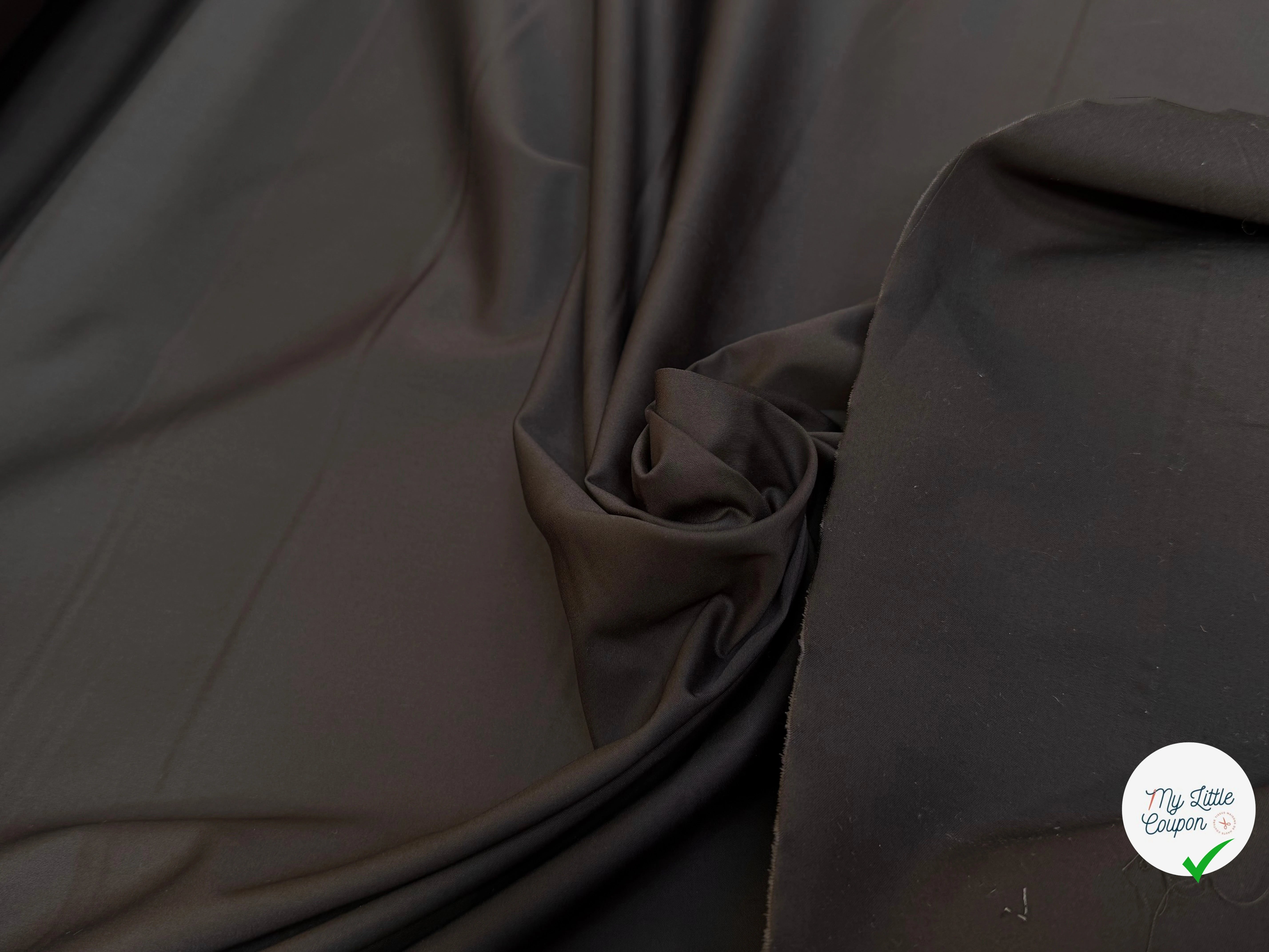 GABARDINE DE COTON FINE CHOCO MARRON LISSE ÉFFET CRAQUANT - My Little Coupon