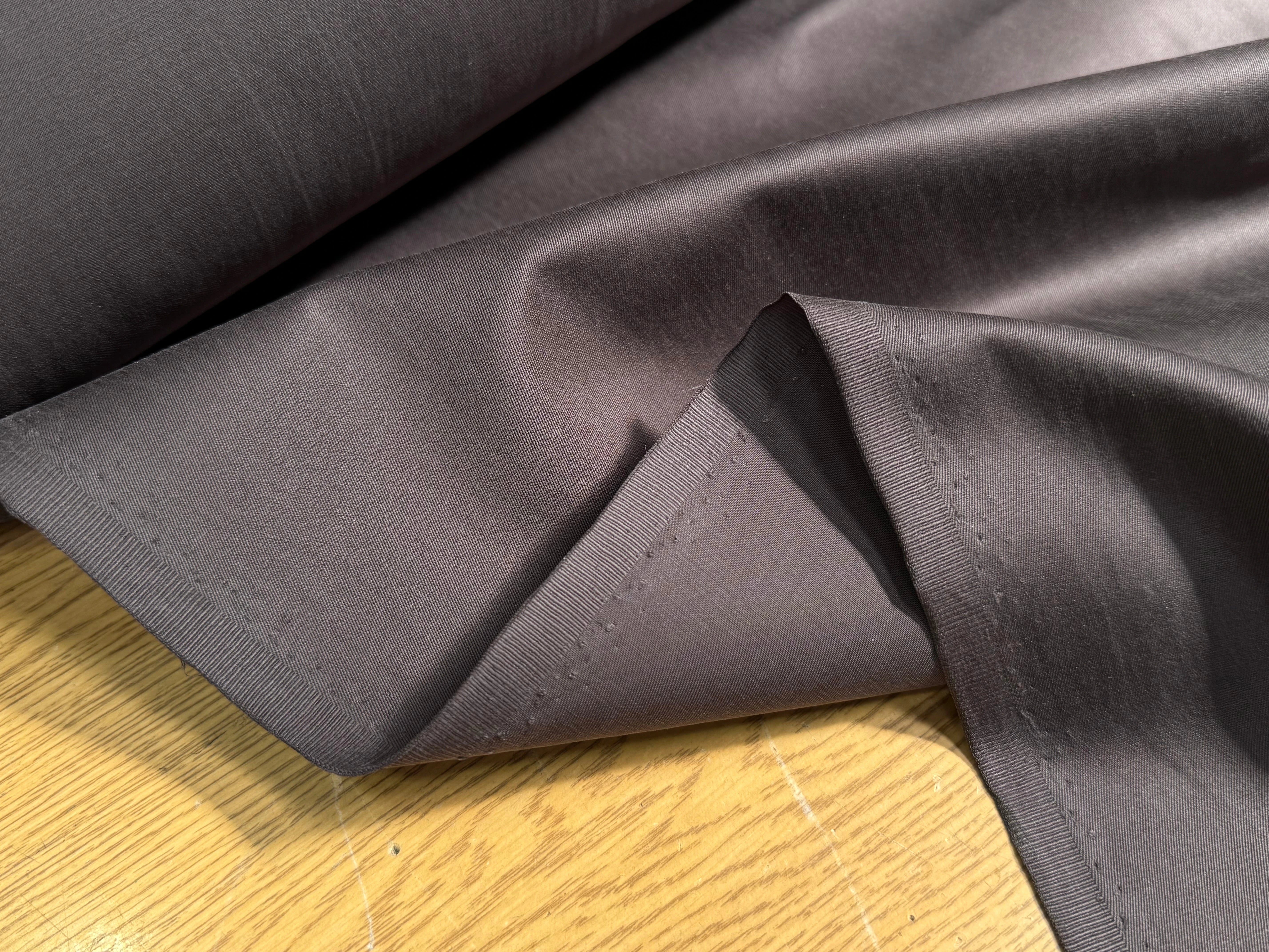 GABARDINE DE COTON FINE LÉGÈREMENT STRIÉE MARRON FONCÉ QUALITÉ COUTURE - My Little Coupon