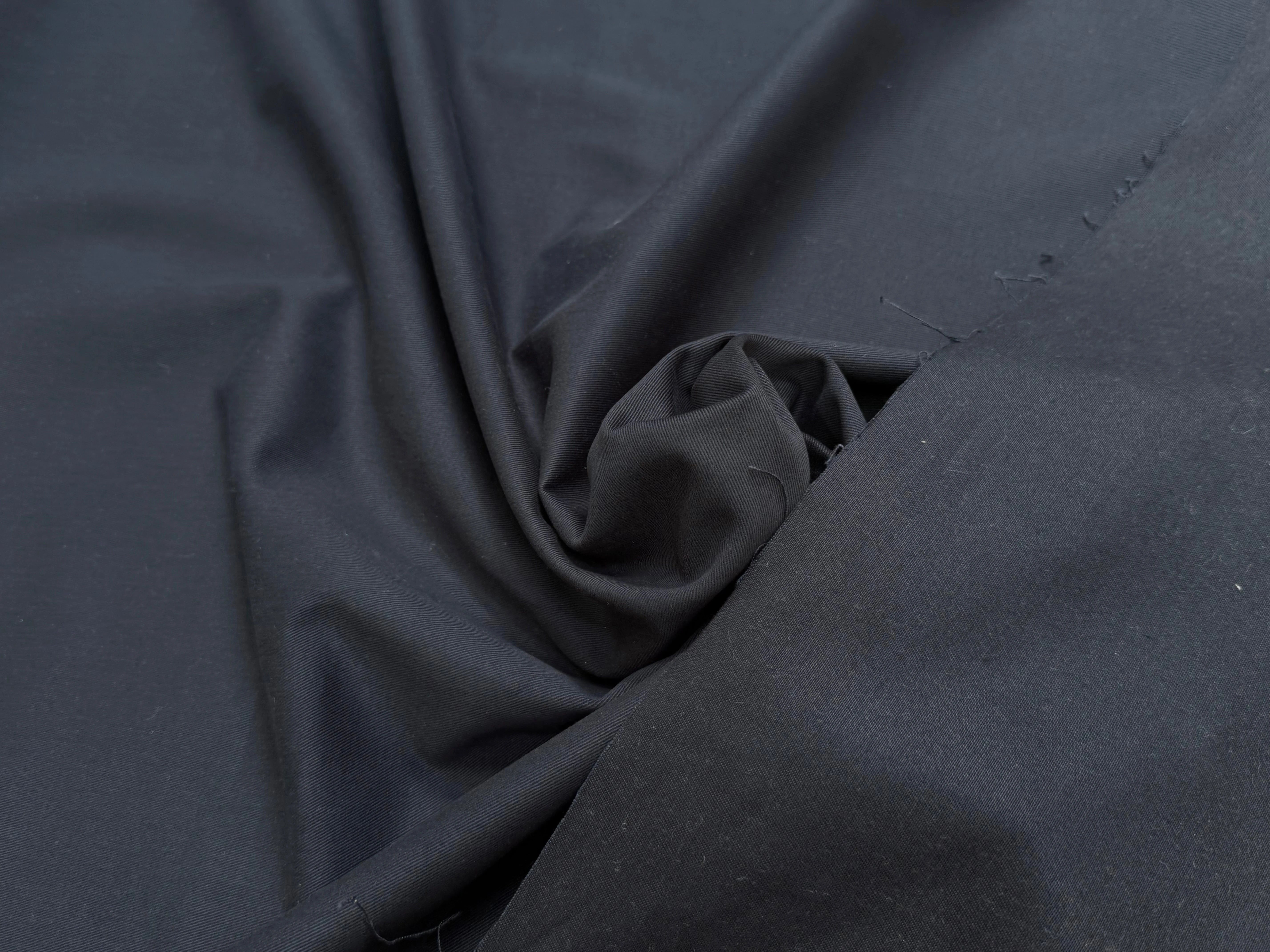 GABARDINE DE COTON FINEMENT SERGÉE GRATTÉ NAVY - My Little Coupon