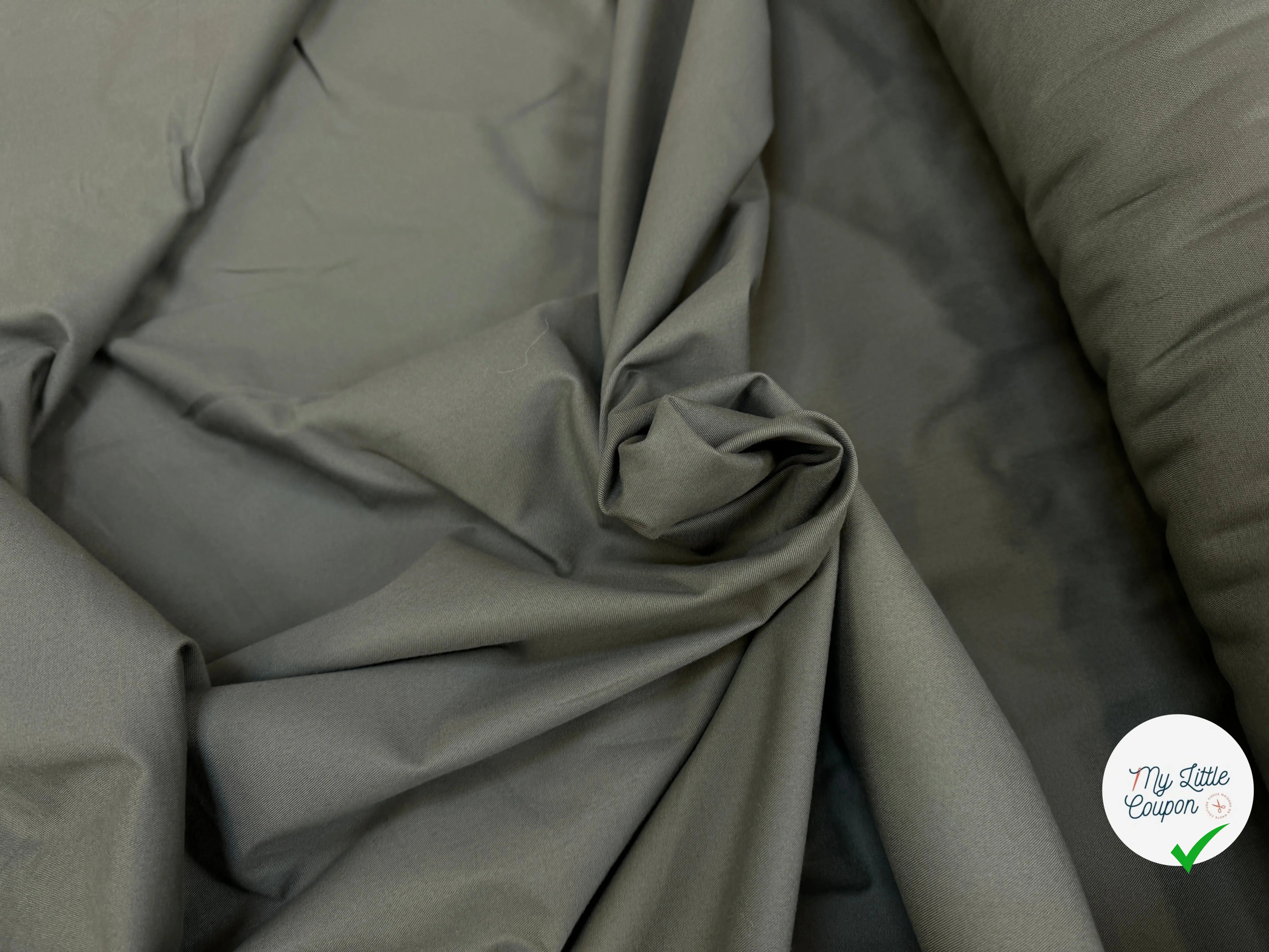 GABARDINE DE COTON FINEMENT SERGÉE KAKI - My Little Coupon