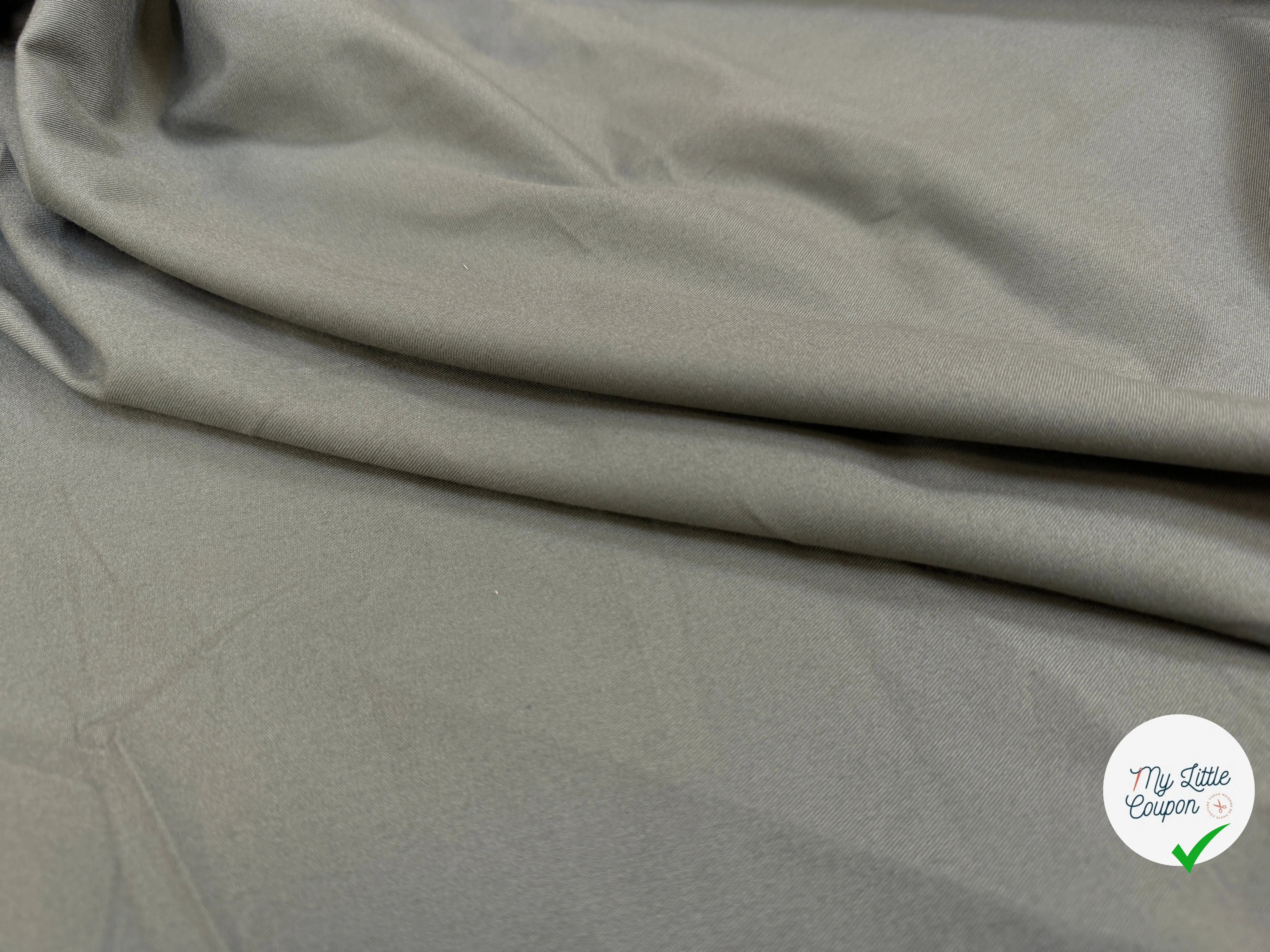 GABARDINE DE COTON FINEMENT SERGÉE KAKI - My Little Coupon