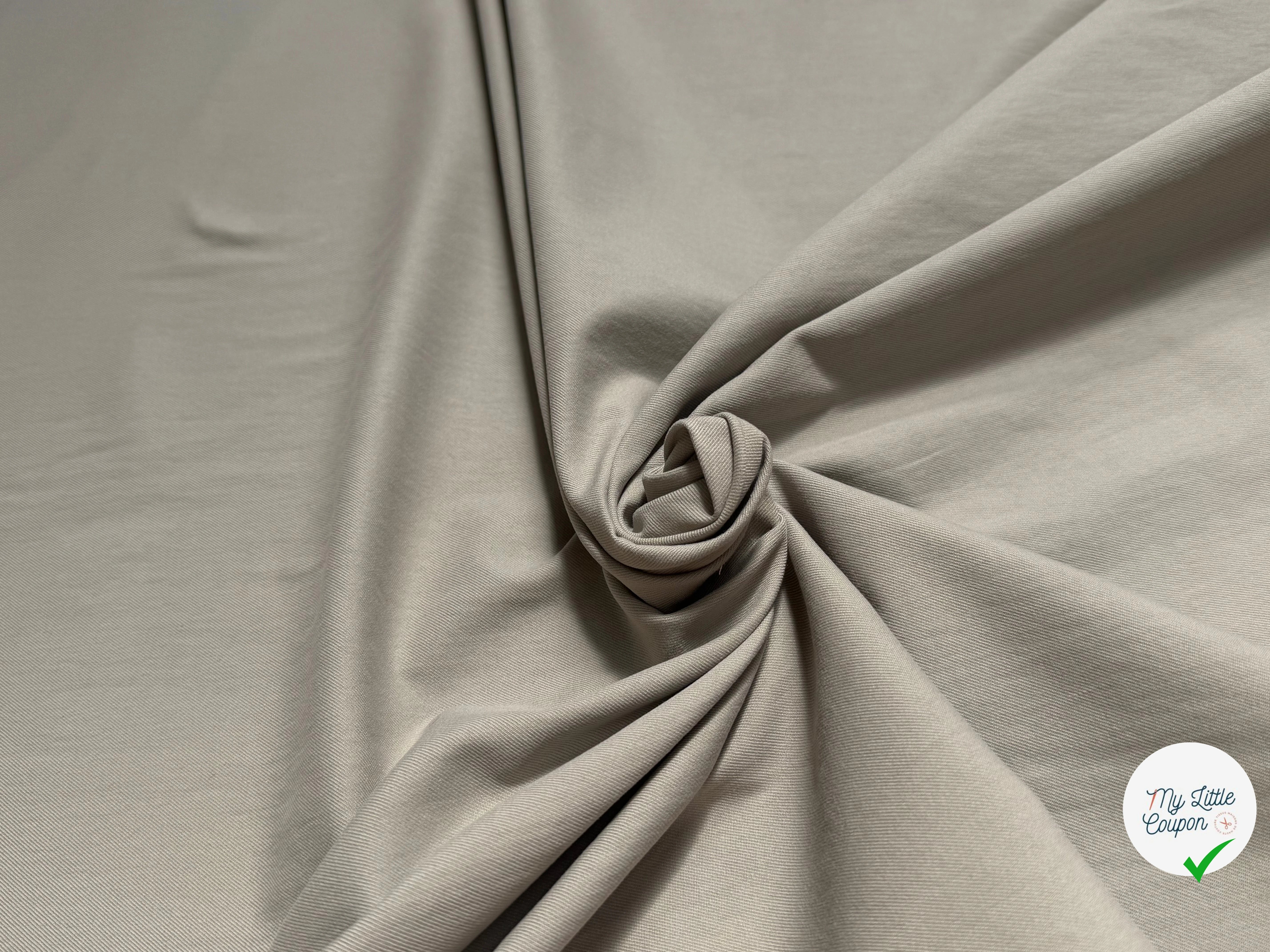 GABARDINE DE COTON LÉGÈREMENT STRIÉE BEIGE ULTRA BELLE - My Little Coupon