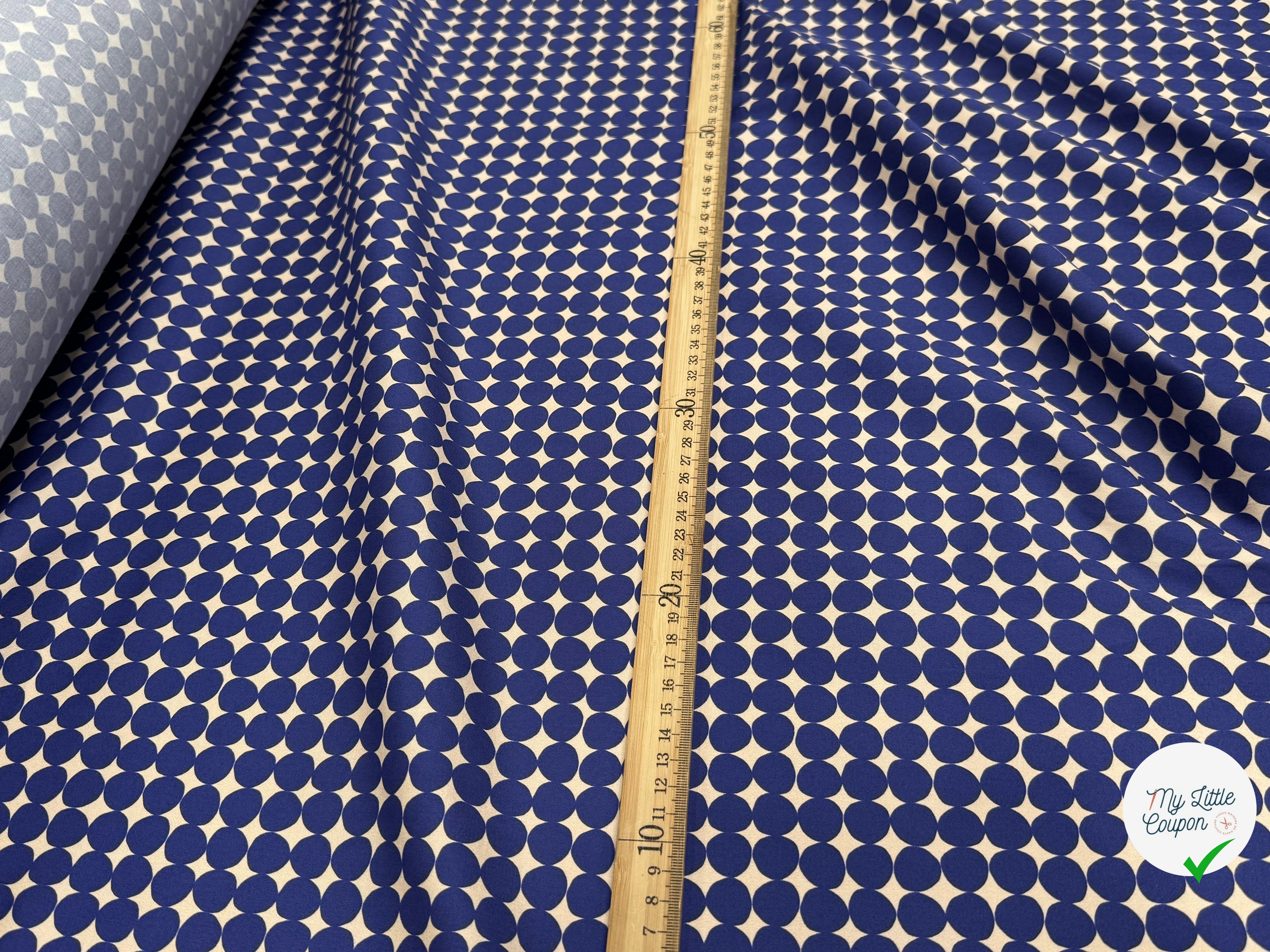 GABARDINE DE COTON STRETCH IMPRIMÉE POIS ARTEMIDE ROND BLEU - My Little Coupon