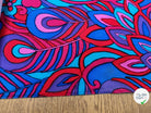 GABARDINE DE COTON STRIÉE MOTIF GROSSES FLEURS BLEU VIOLET&ROUGE 90CM - My Little Coupon