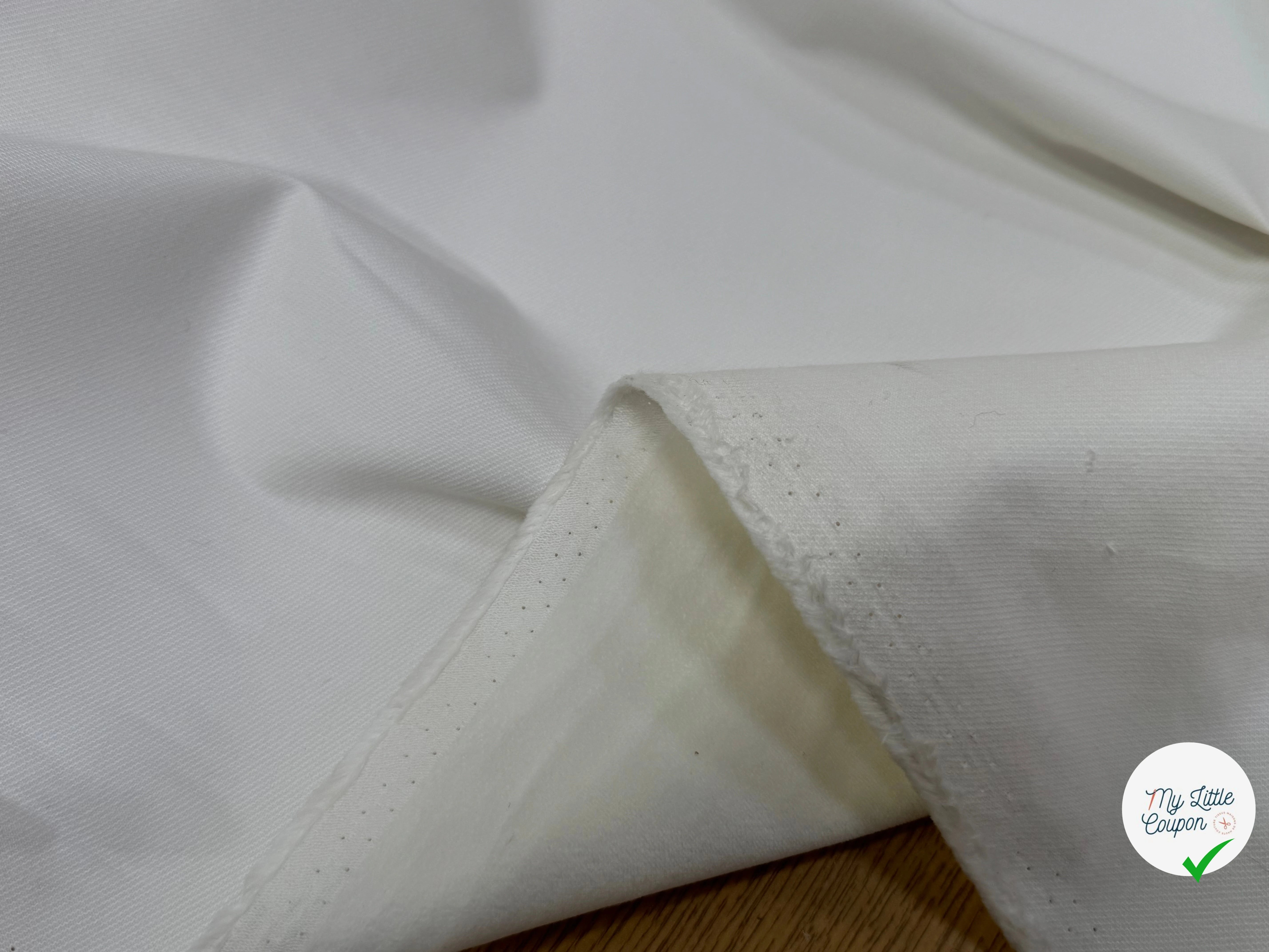 GABARDINE DE COTON ULTRA STRETCH EFFET NID D'ABEILLE ENDROIT DUVETEUX BLANC CASSÉ - My Little Coupon