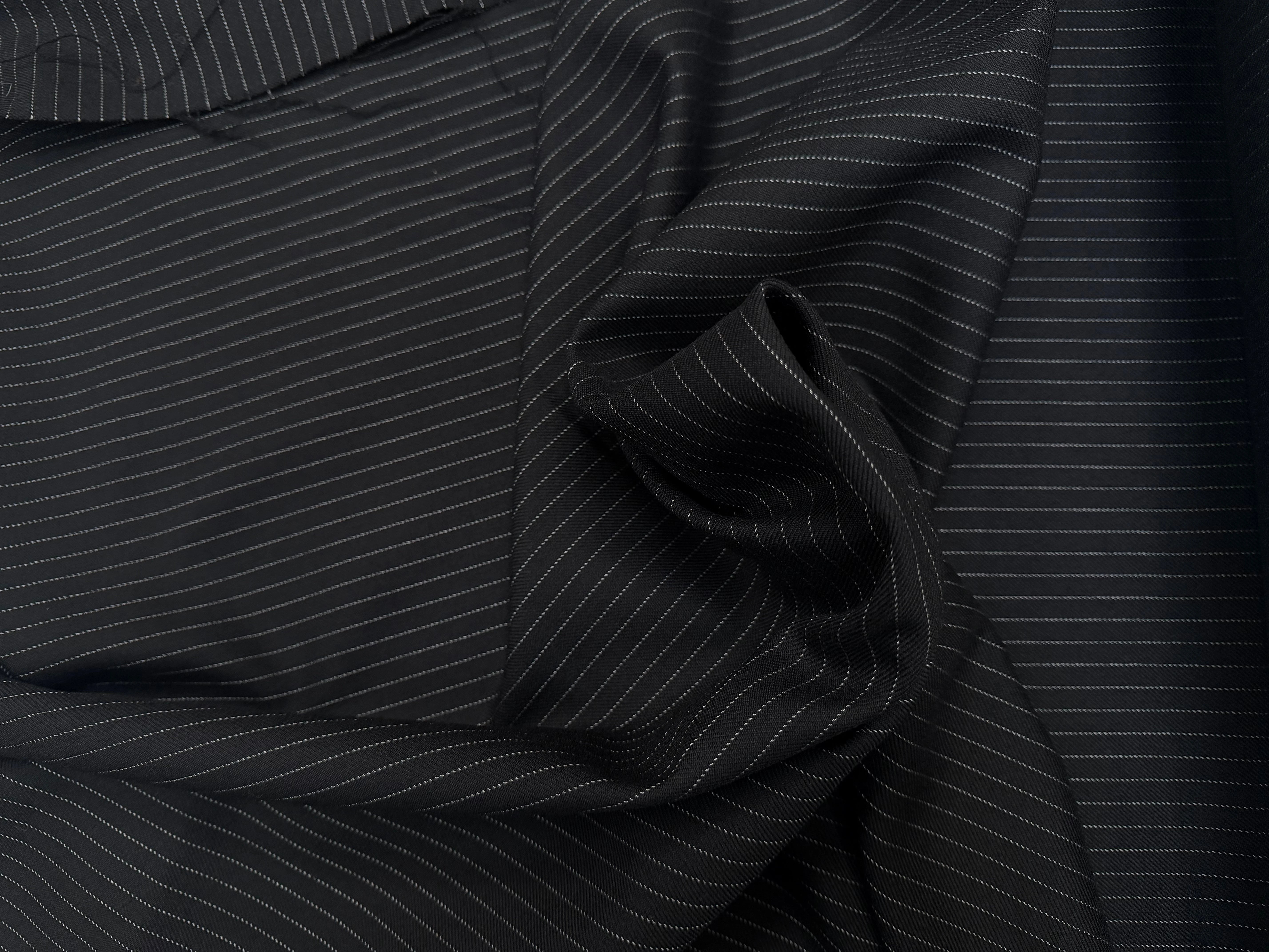 GABARDINE DE LAINE NOIR FINES RAYURES - My Little Coupon