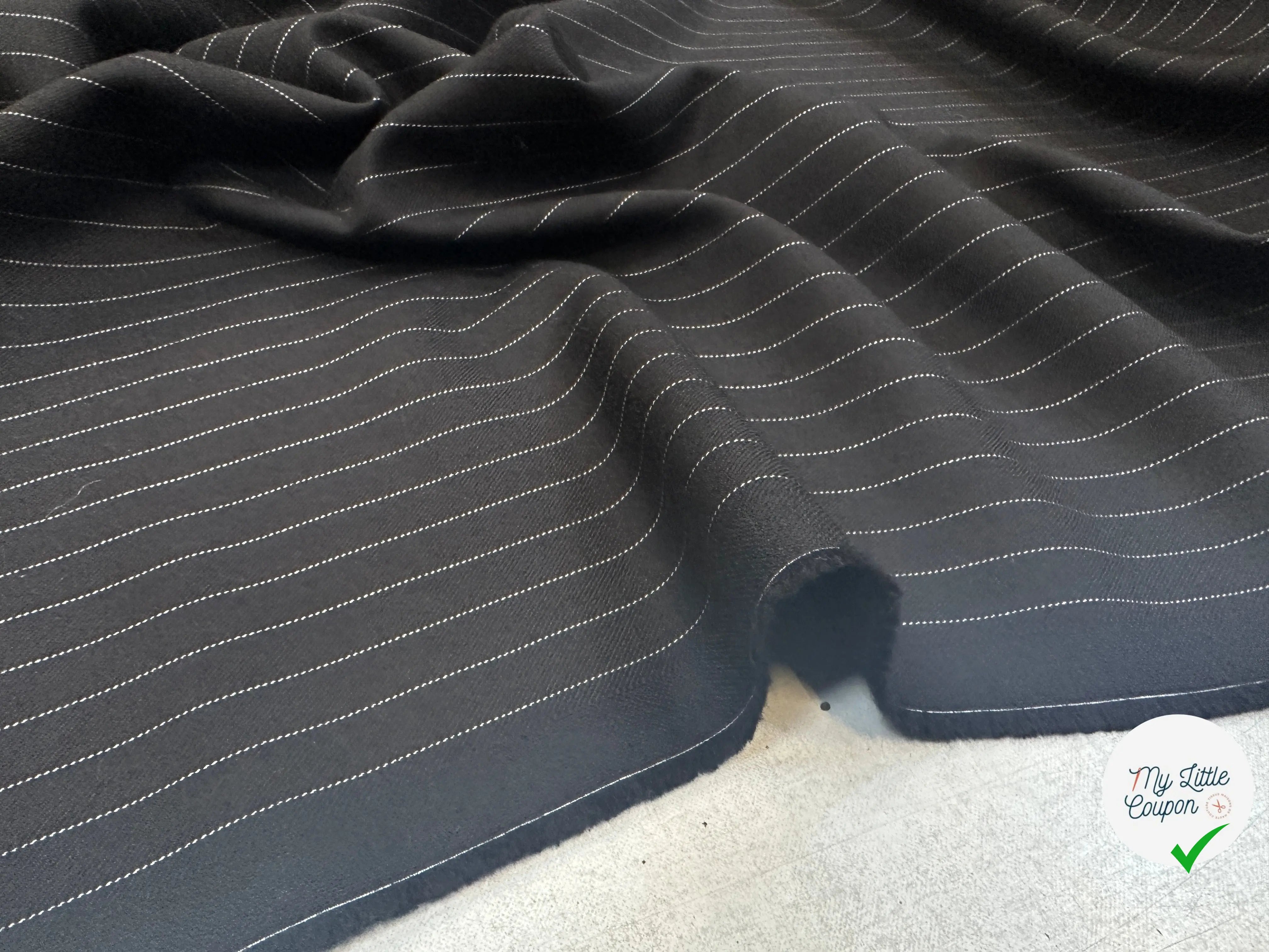 GABARDINE DE LAINE RAYURES FINE NOIR - My Little Coupon