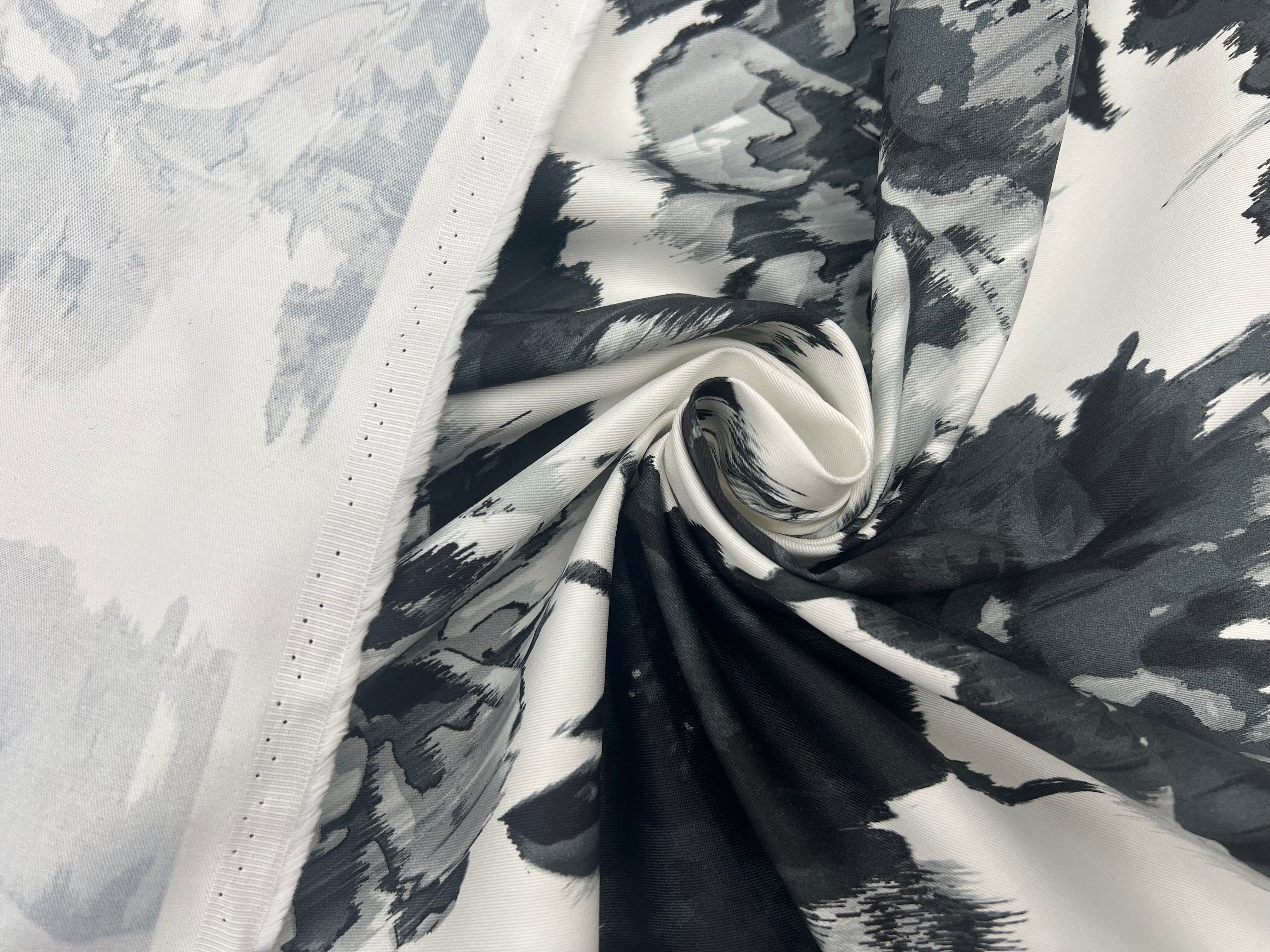 GABARDINE FINE DE COTON IMPRIMÉ FLEURS FONDUES MSO
