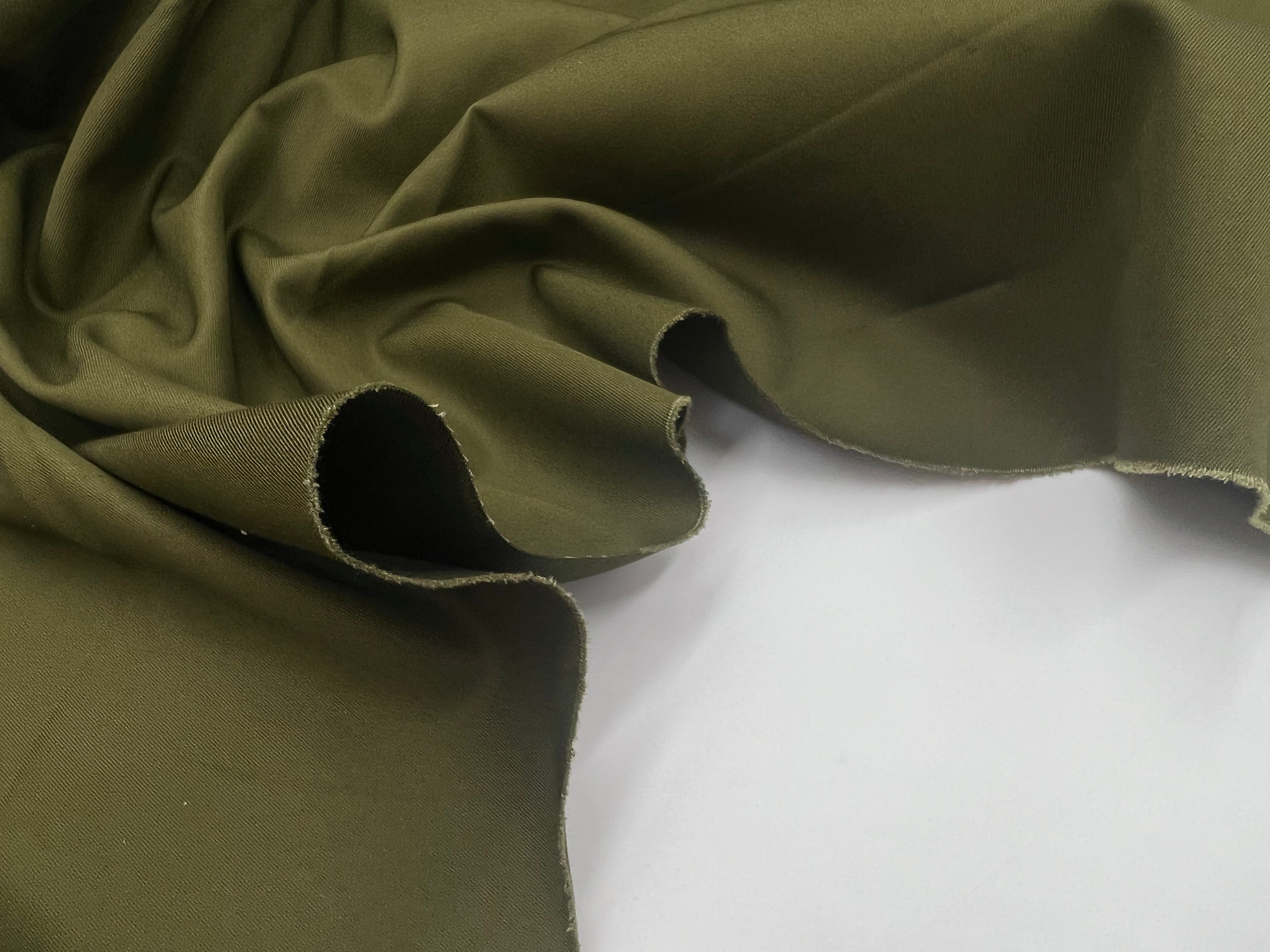 GABARDINE FINE DE COTON VERT ARMY DEPERLANT MSO