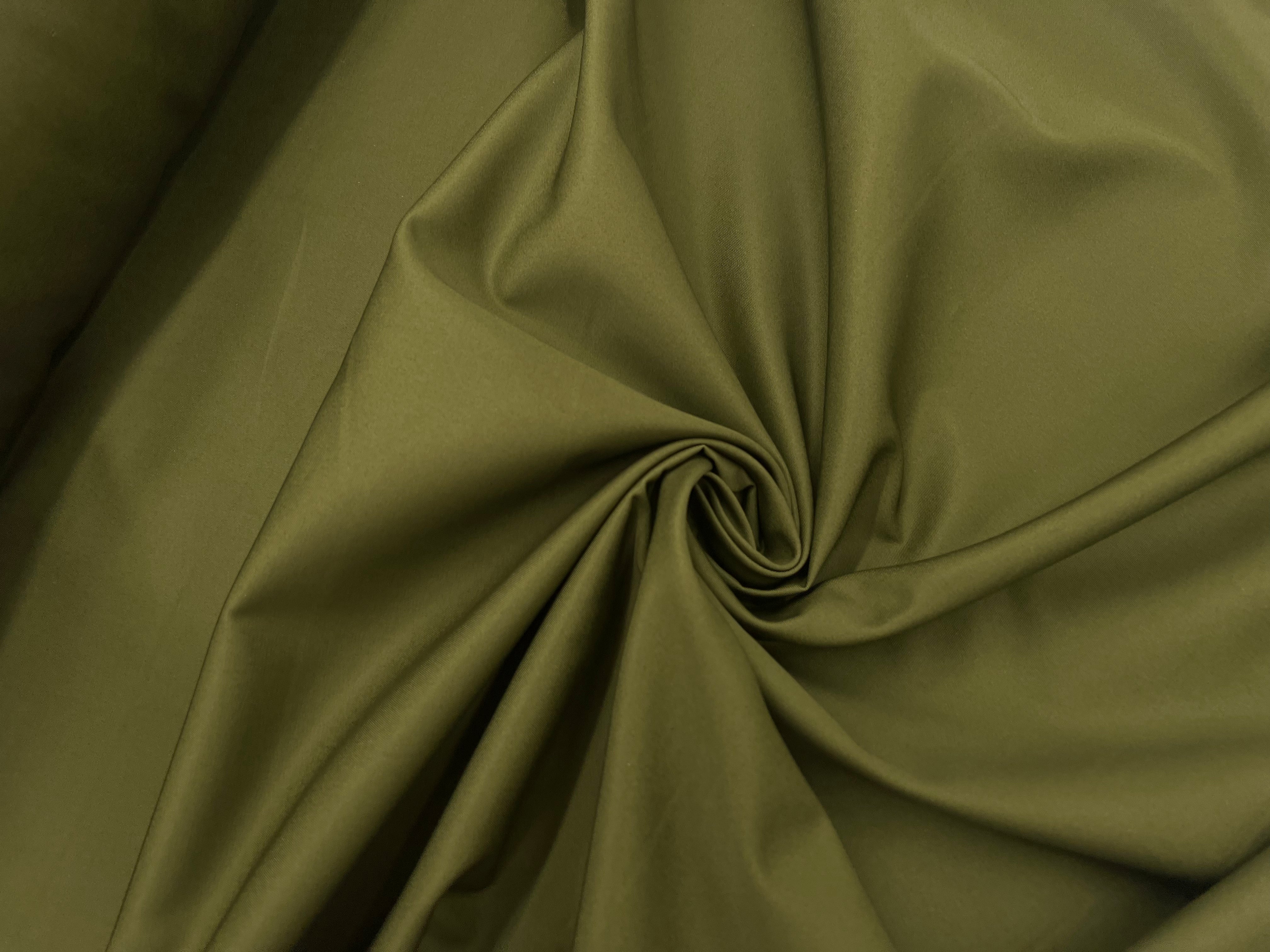 GABARDINE FINE DE COTON VERT ARMY DEPERLANT MSO