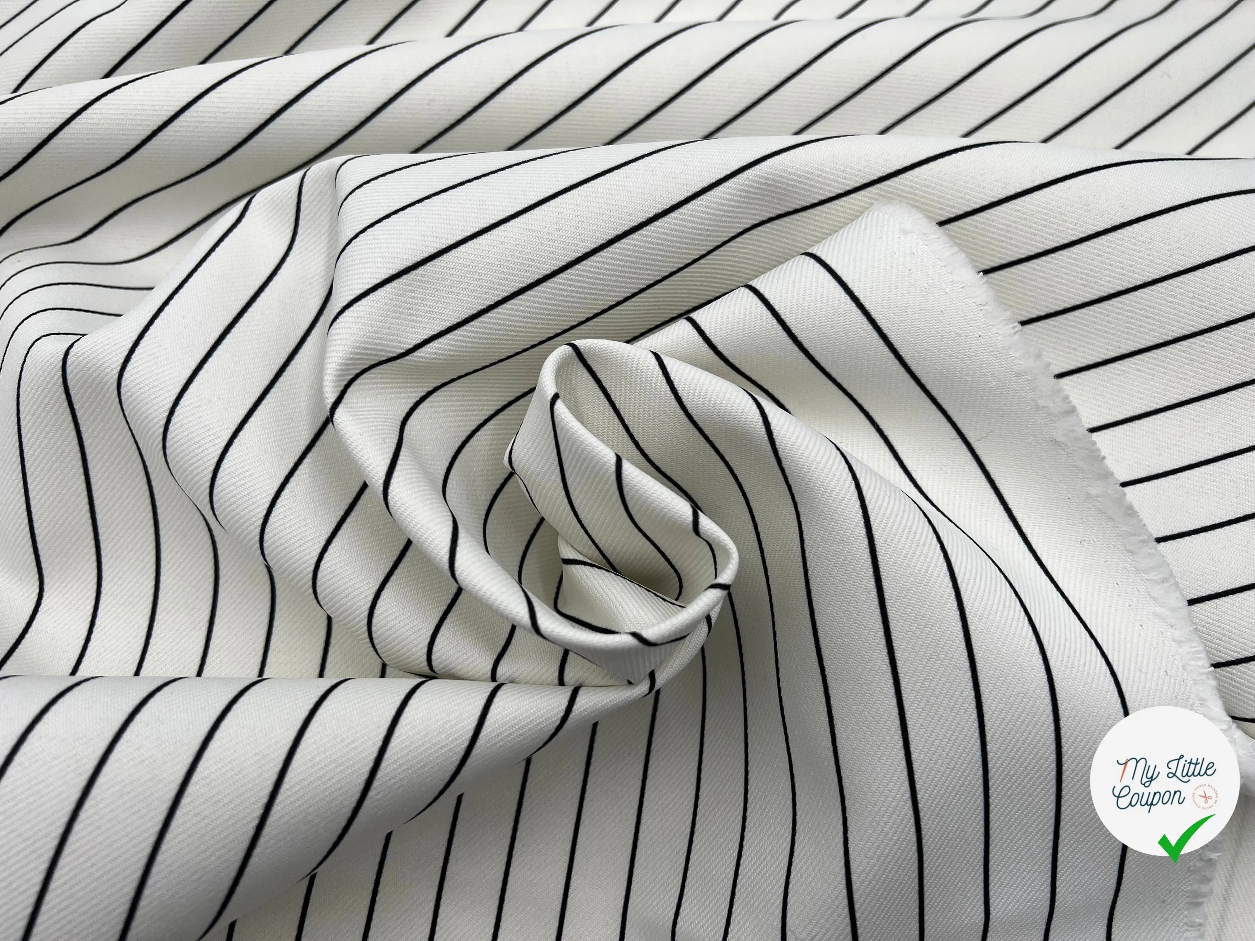 GABARDINE FINES RAYURES NOIRES ÉLÉGANT - My Little Coupon - tissu - coudre