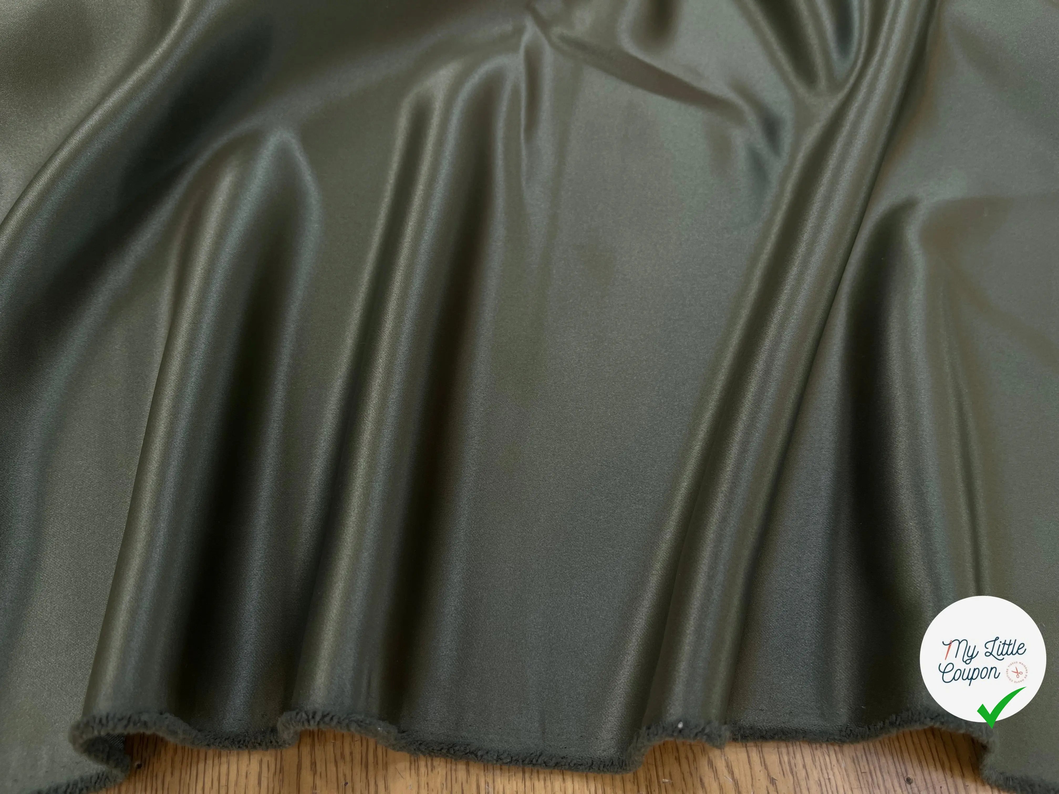 GABARDINE LÉGÈREMENT SATINÉE VERT OLIVE - My Little Coupon