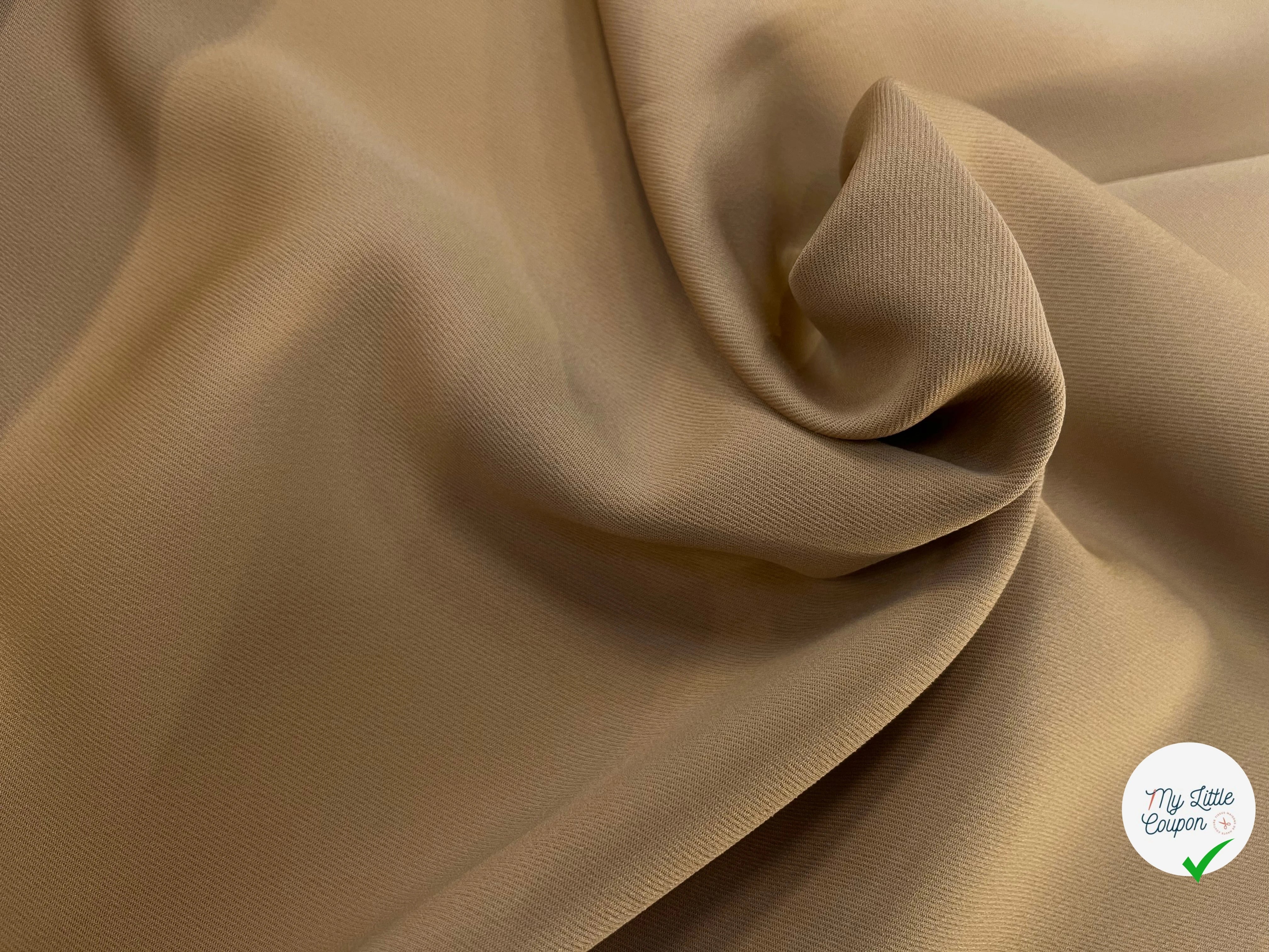 GABARDINE LEGÈREMENT STRIÉE SOUPLE POLYESTER BEIGE 130CM - My Little Coupon